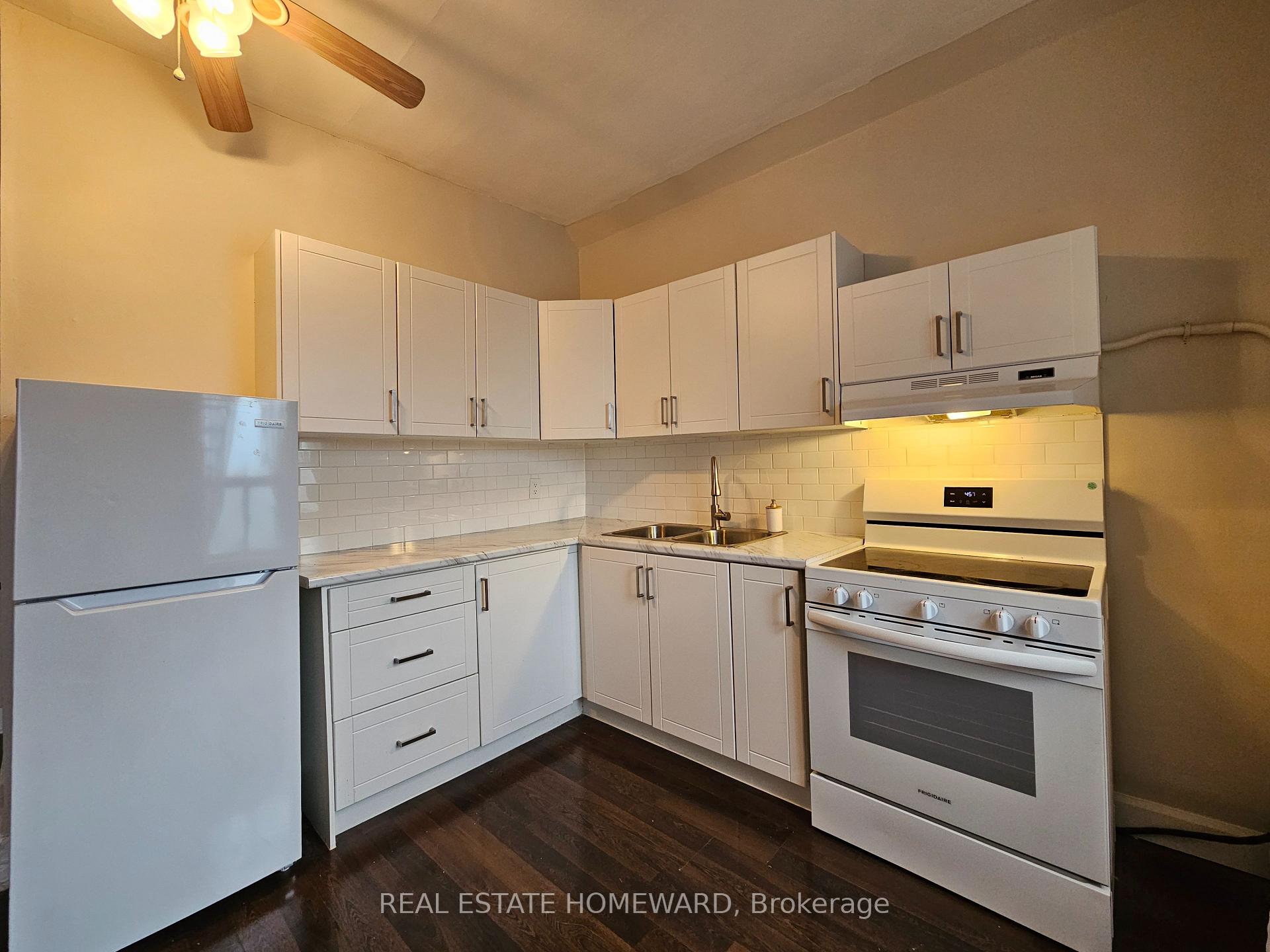 733 Pape Avenue A, Toronto E03 — photo 3 of 5