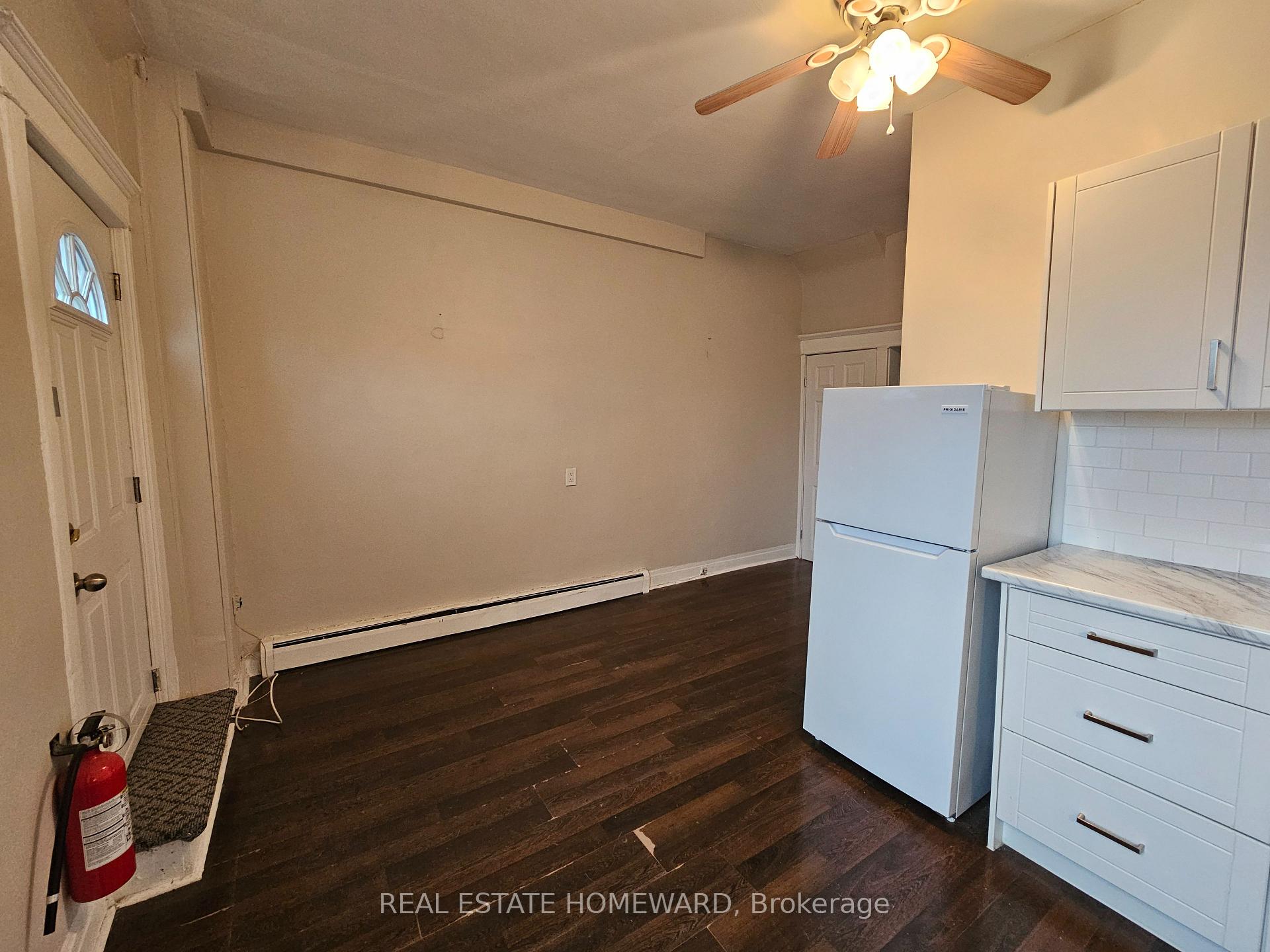 733 Pape Avenue A, Toronto E03 — photo 5 of 5