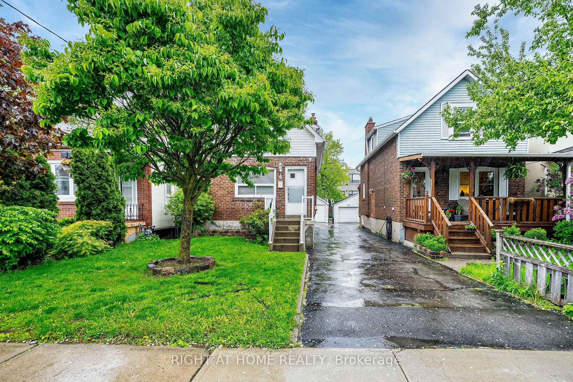 8 Savoy Avenue, Toronto E03 — photo 2 of 5