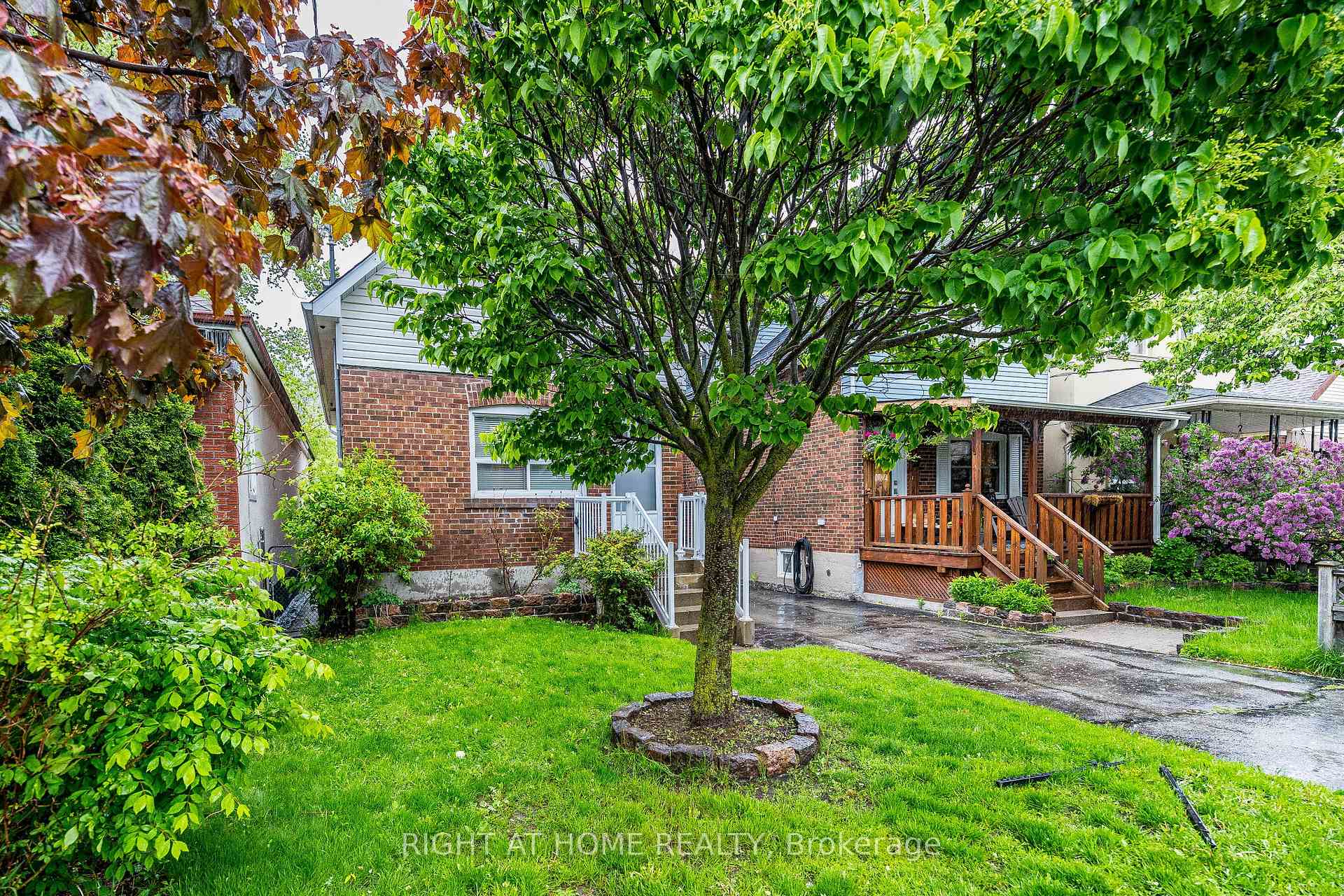 8 Savoy Avenue, Toronto E03 — photo 3 of 5