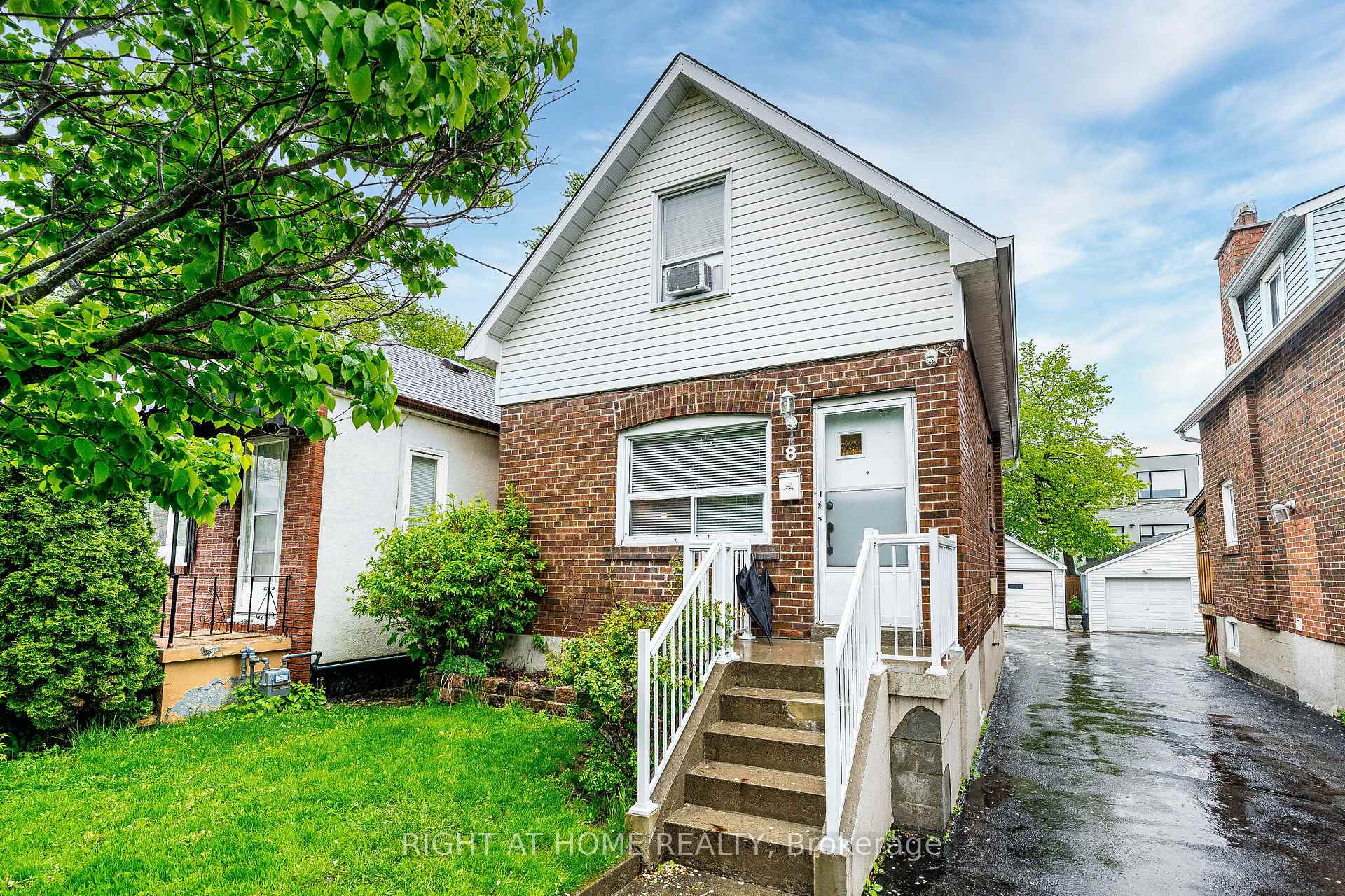 8 Savoy Avenue, Toronto E03 — photo 4 of 5