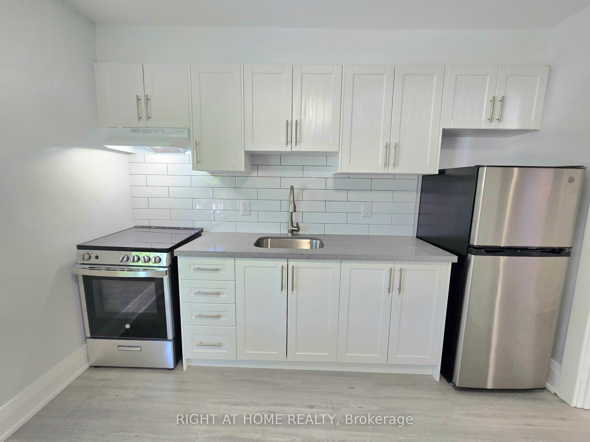 344 Glebeholme Boulevard Upper, Toronto E03 — photo 3 of 5