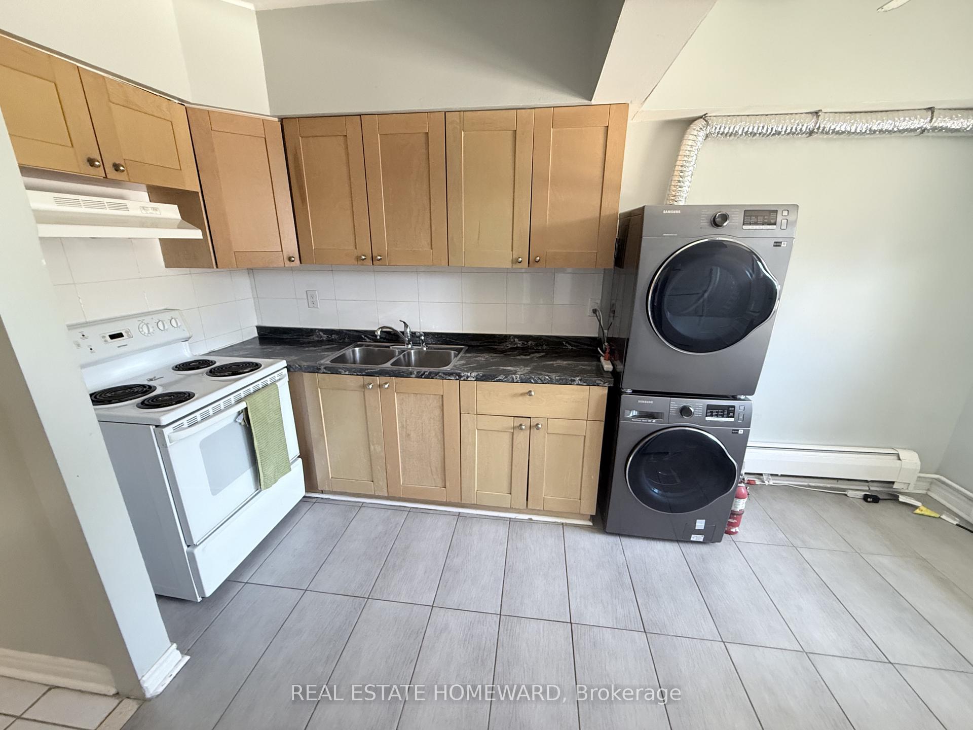 611 Danforth Avenue Apt 2, Toronto E01 — photo 2 of 5