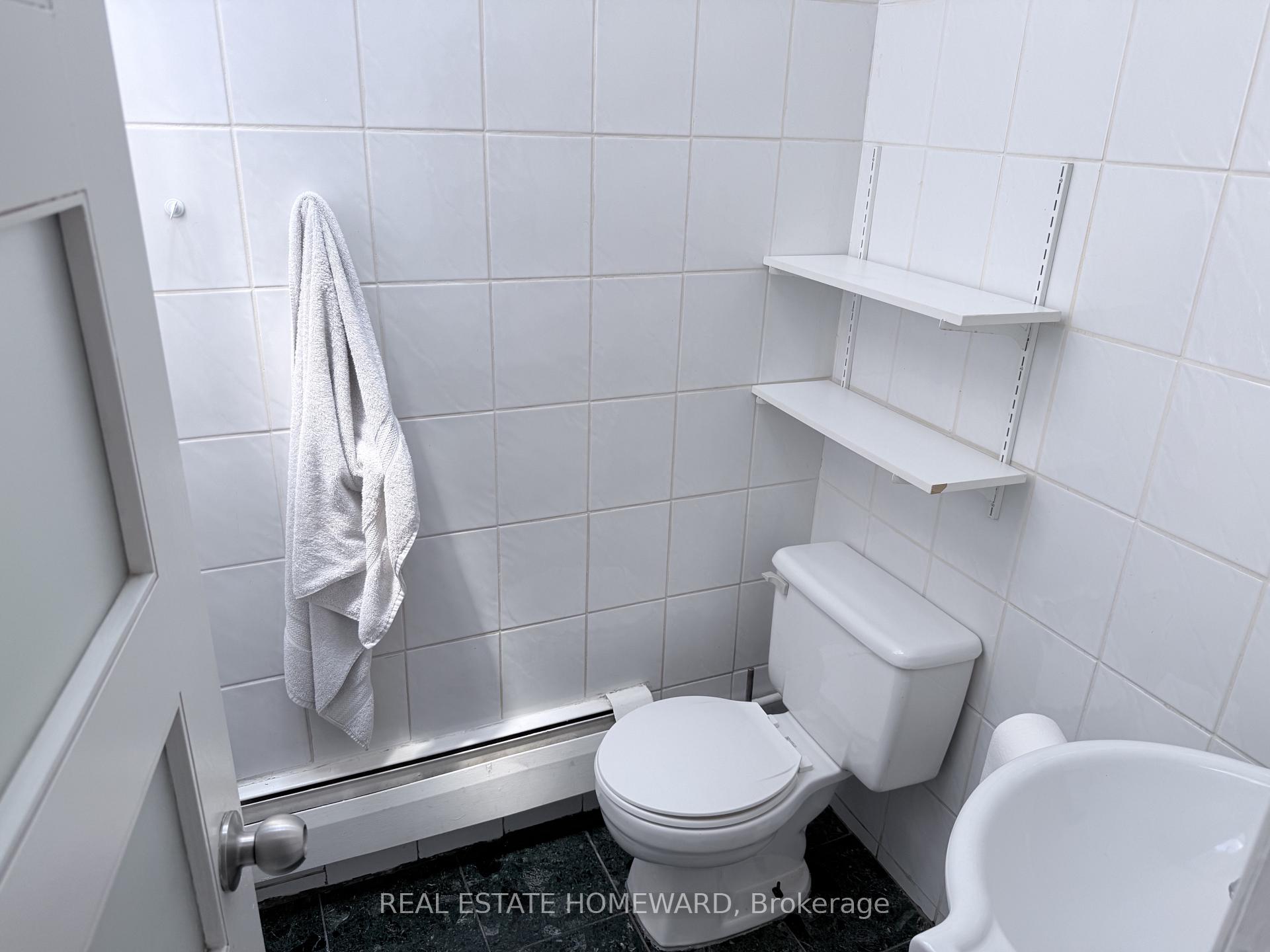 611 Danforth Avenue Apt 2, Toronto E01 — photo 5 of 5