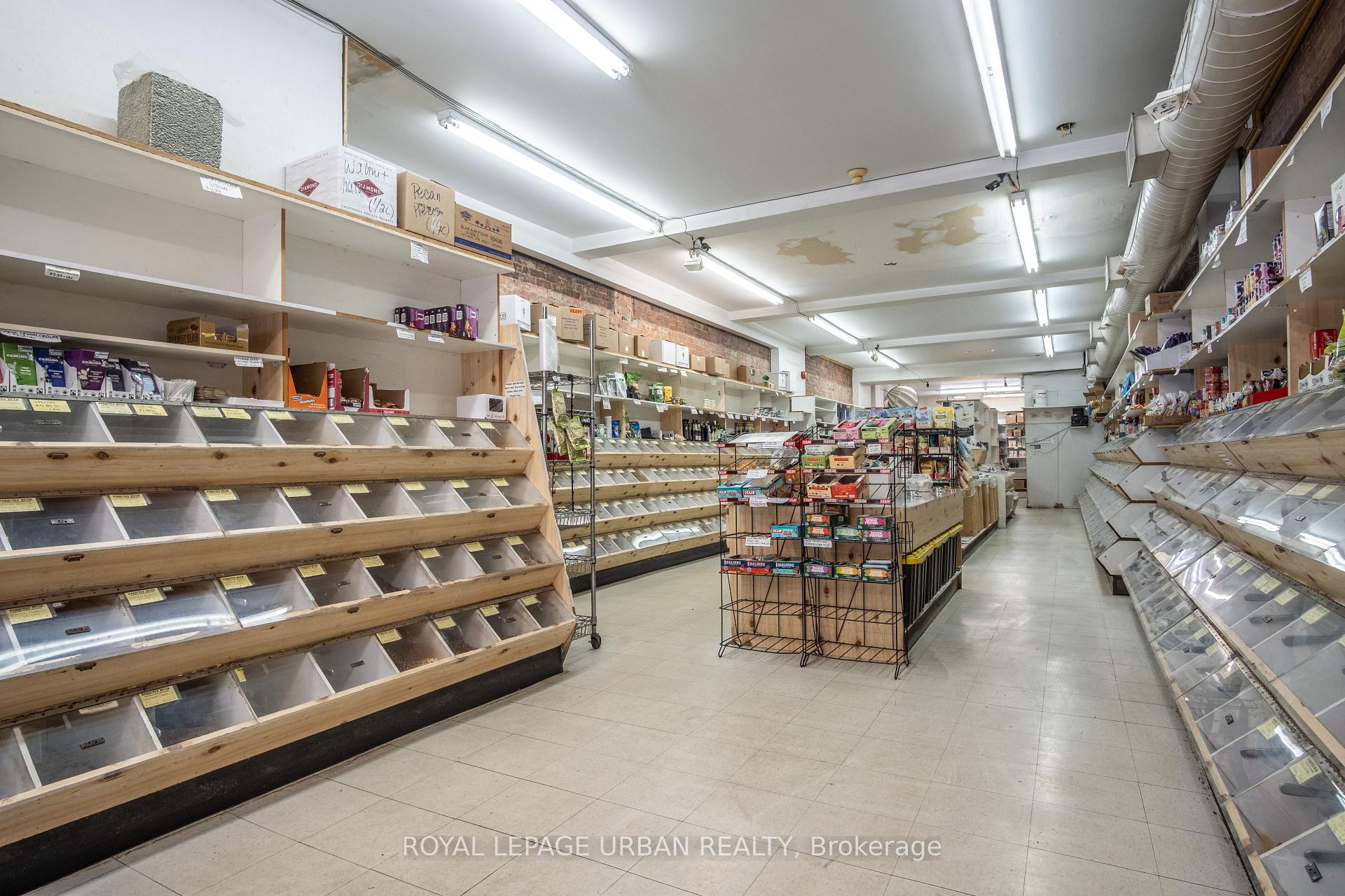 638 Danforth Avenue, Toronto E03 — photo 4 of 5
