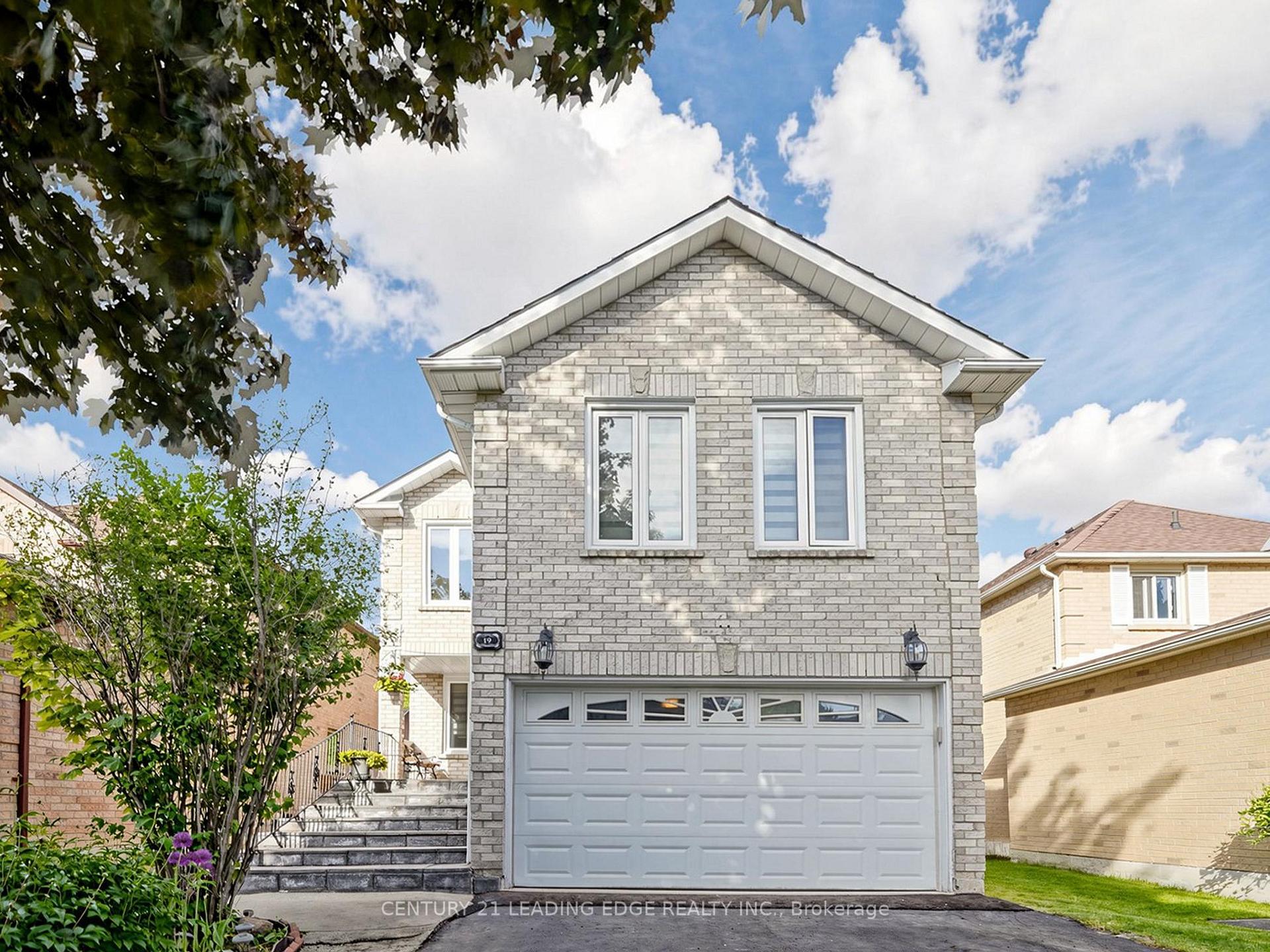 19 Deverill Crescent, Ajax, ON L1T 1S7 — Ajax, Ontario