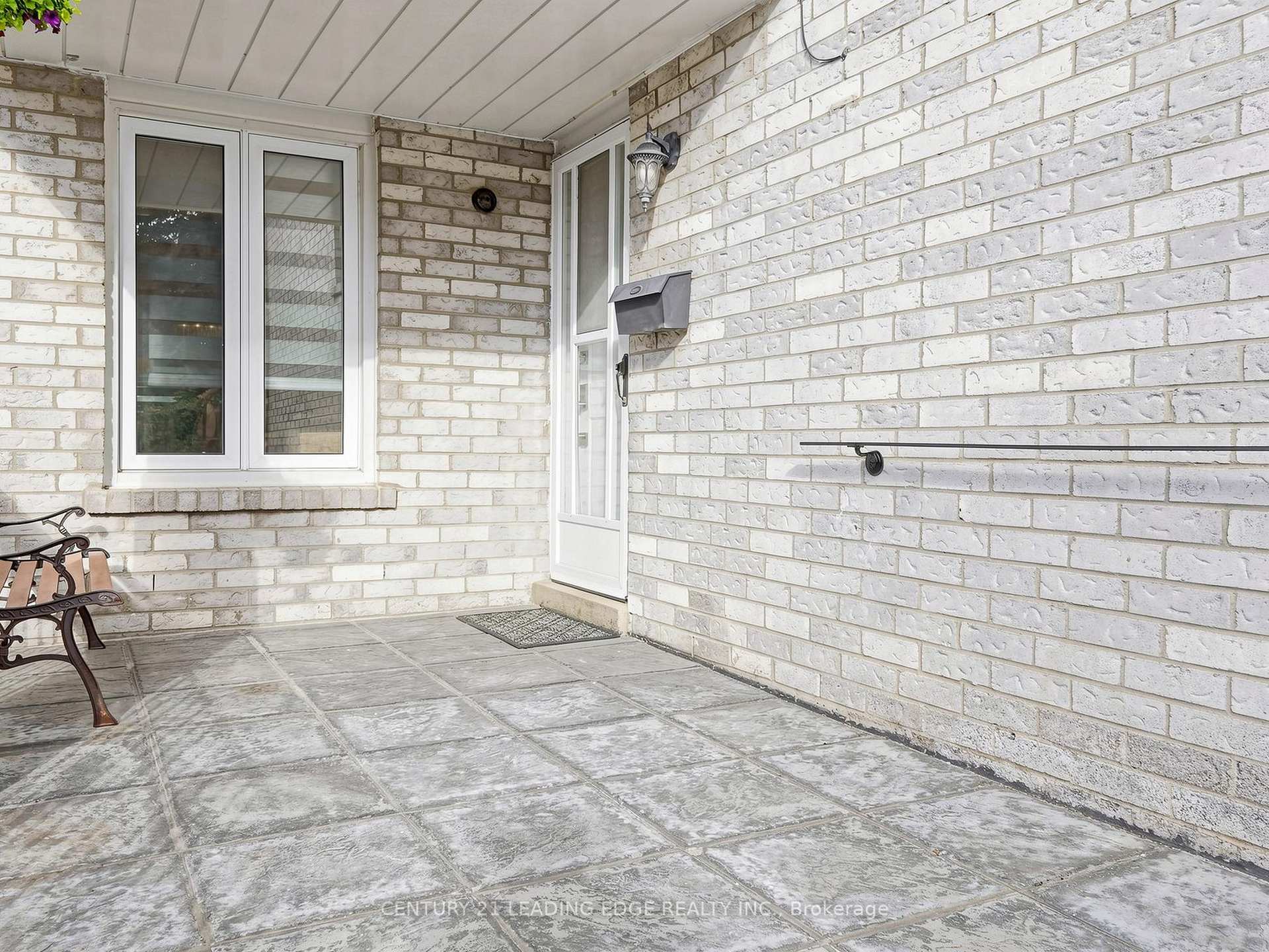19 Deverill Crescent, Ajax — photo 3 of 5