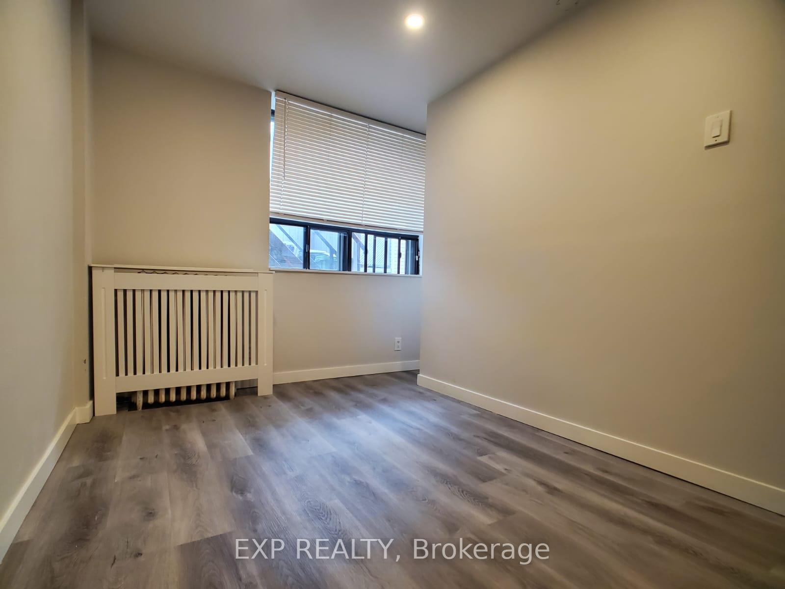 575 Pape Avenue 1C, Toronto E01 — photo 3 of 5