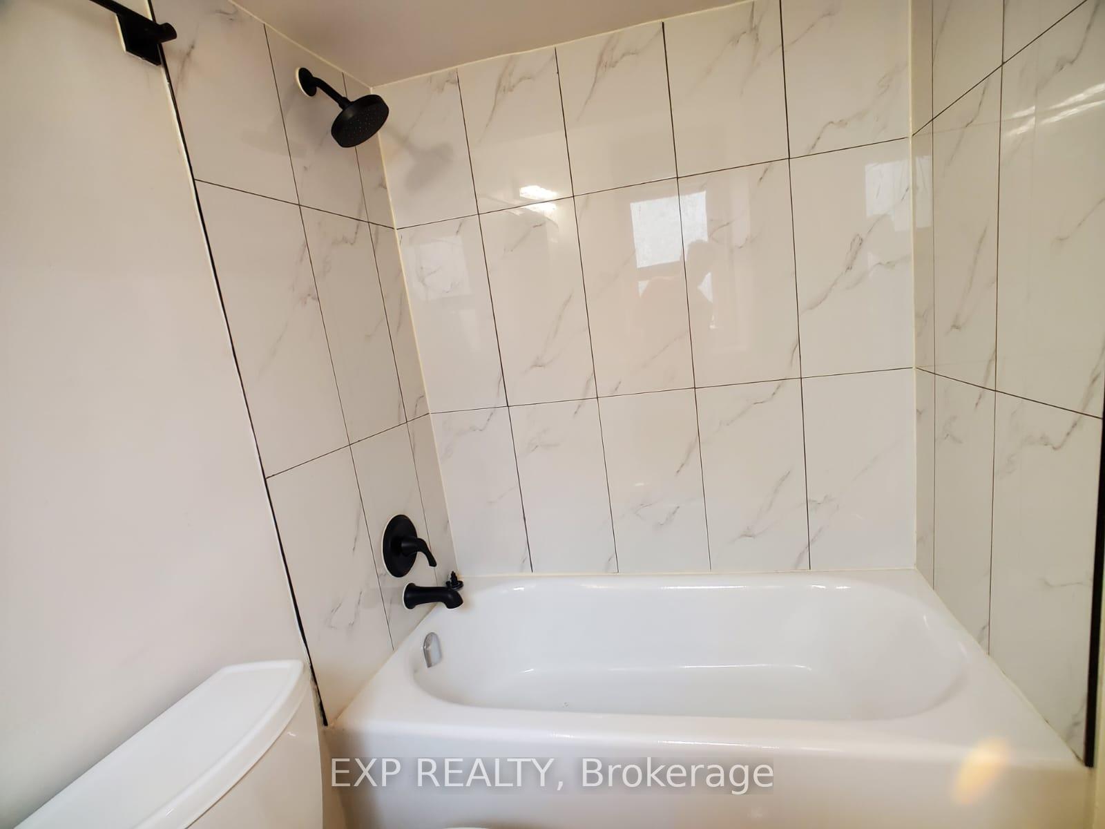 575 Pape Avenue 1C, Toronto E01 — photo 4 of 5