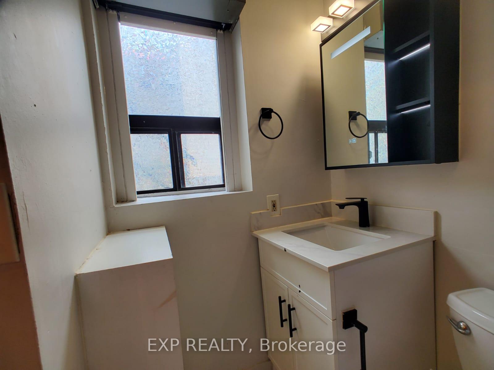 575 Pape Avenue 1C, Toronto E01 — photo 5 of 5