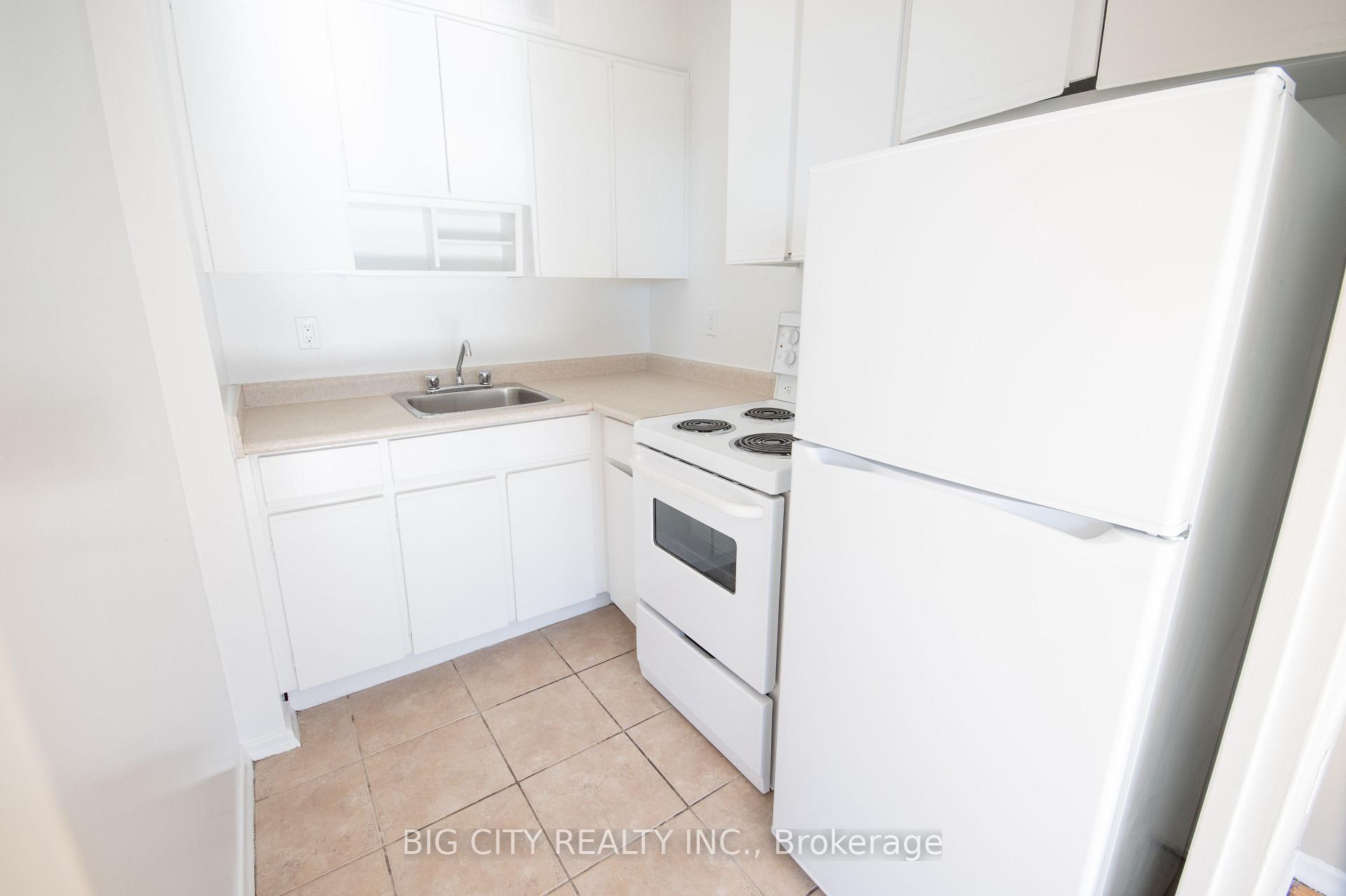70 Cambridge Avenue 22, Toronto E03 — photo 3 of 5