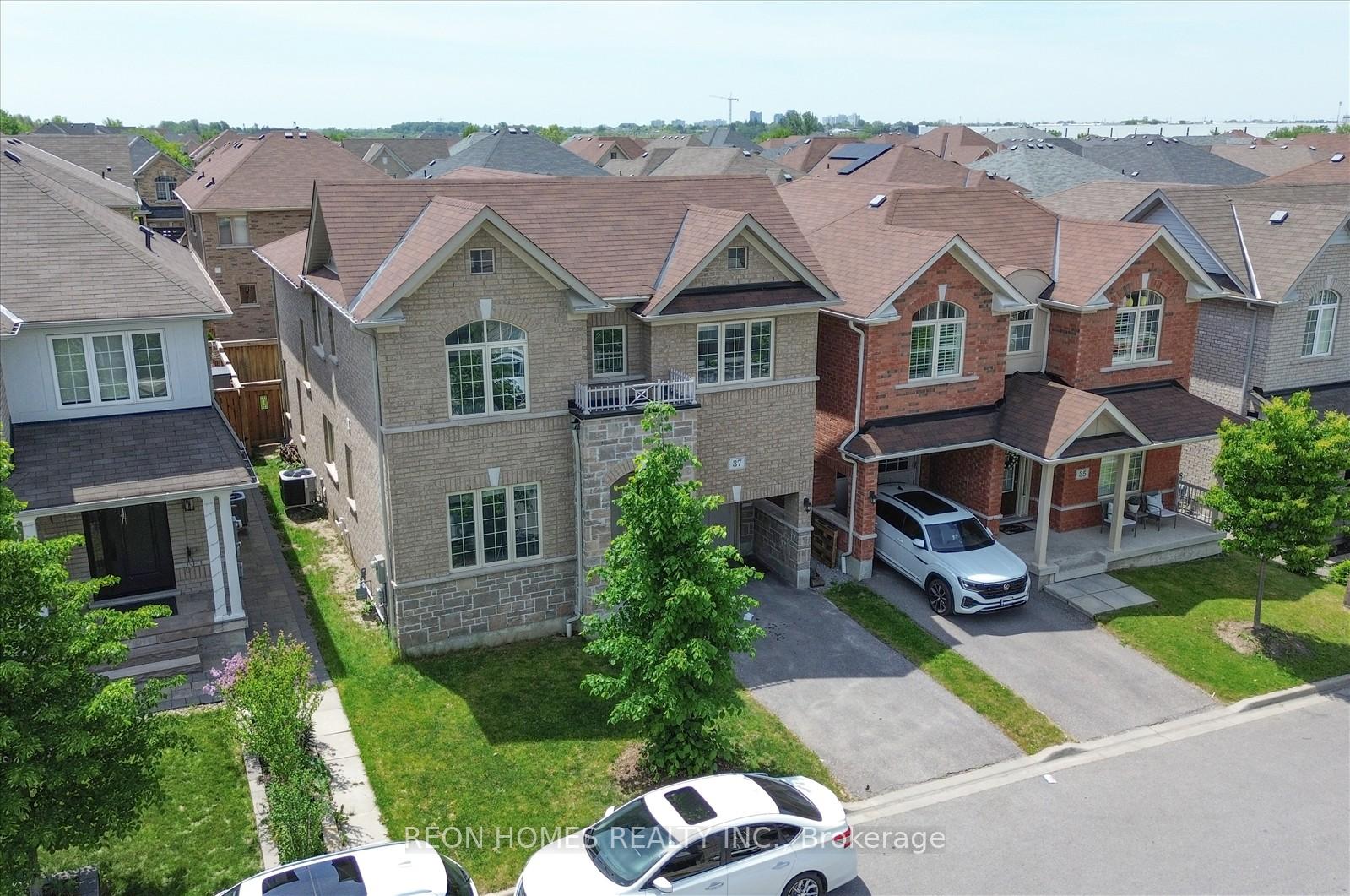 37 Raithby Crescent, Ajax — photo 2 of 5