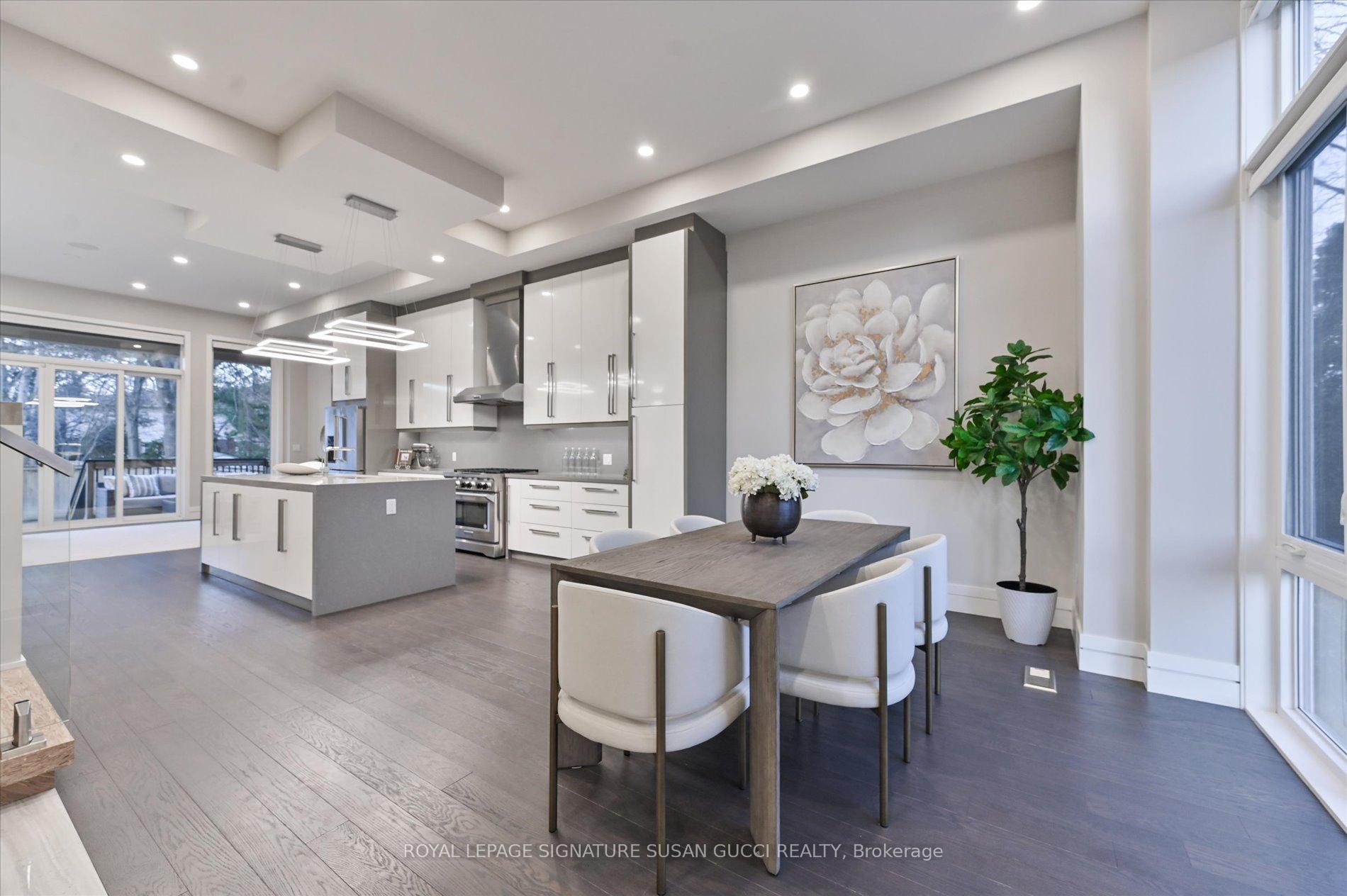 18 Ferris Road, Toronto E03 — photo 4 of 5