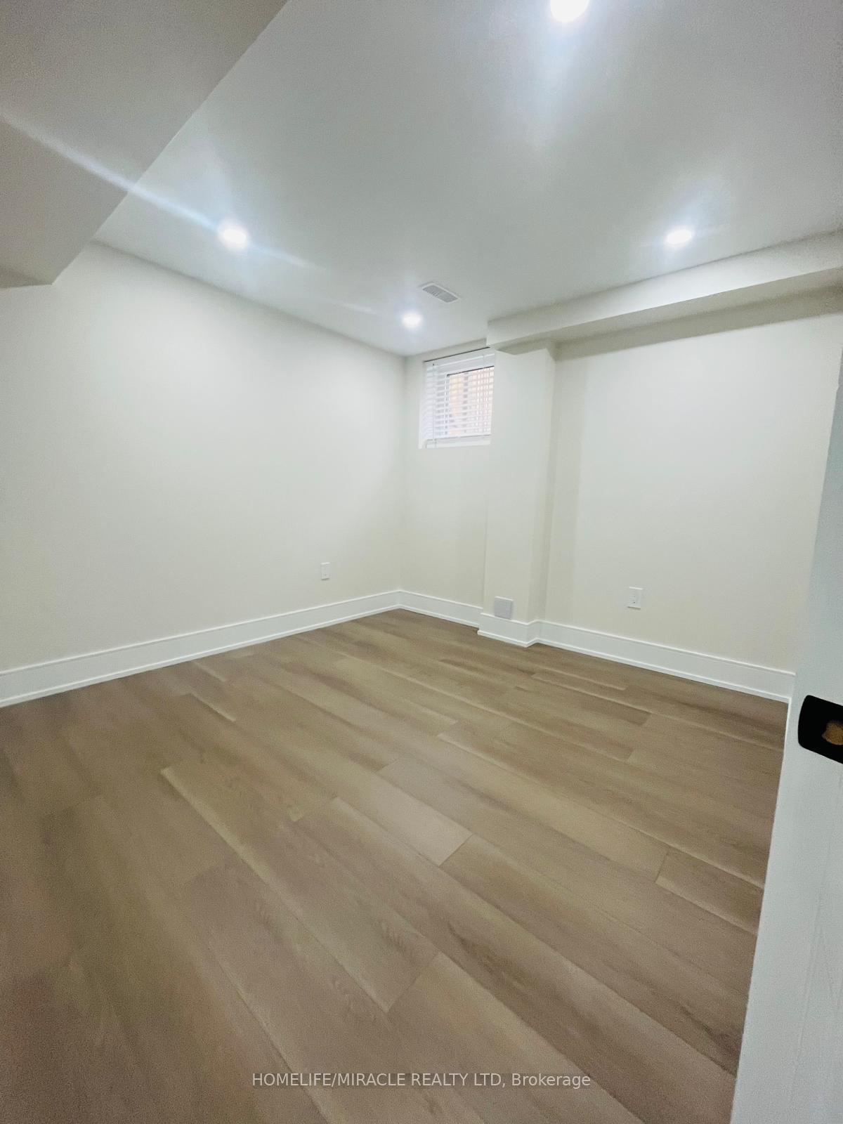 28 Fishlock Street, Ajax — photo 4 of 5