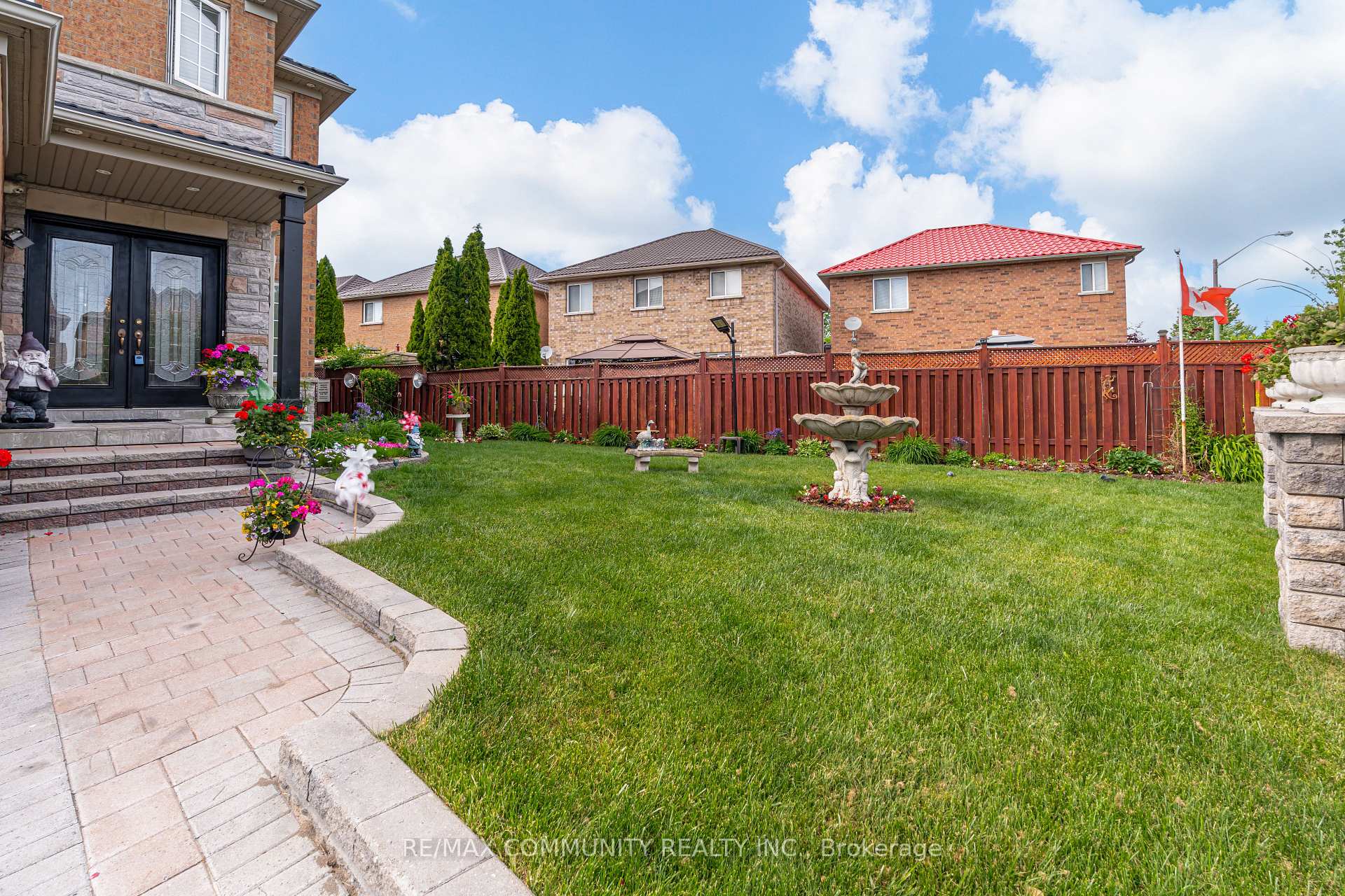 96 Cindy Nicholas Drive, Toronto E09 — photo 3 of 5