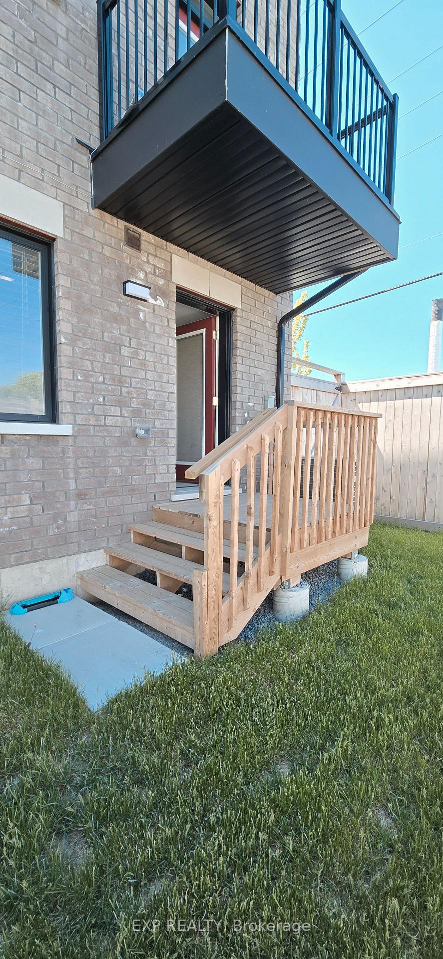 1 Pegler Street, Ajax — photo 4 of 5