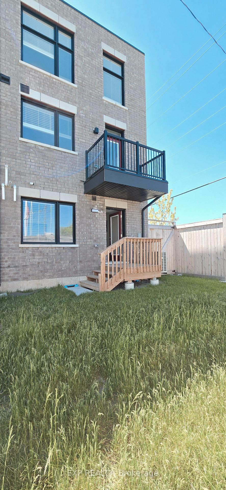 1 Pegler Street, Ajax — photo 5 of 5