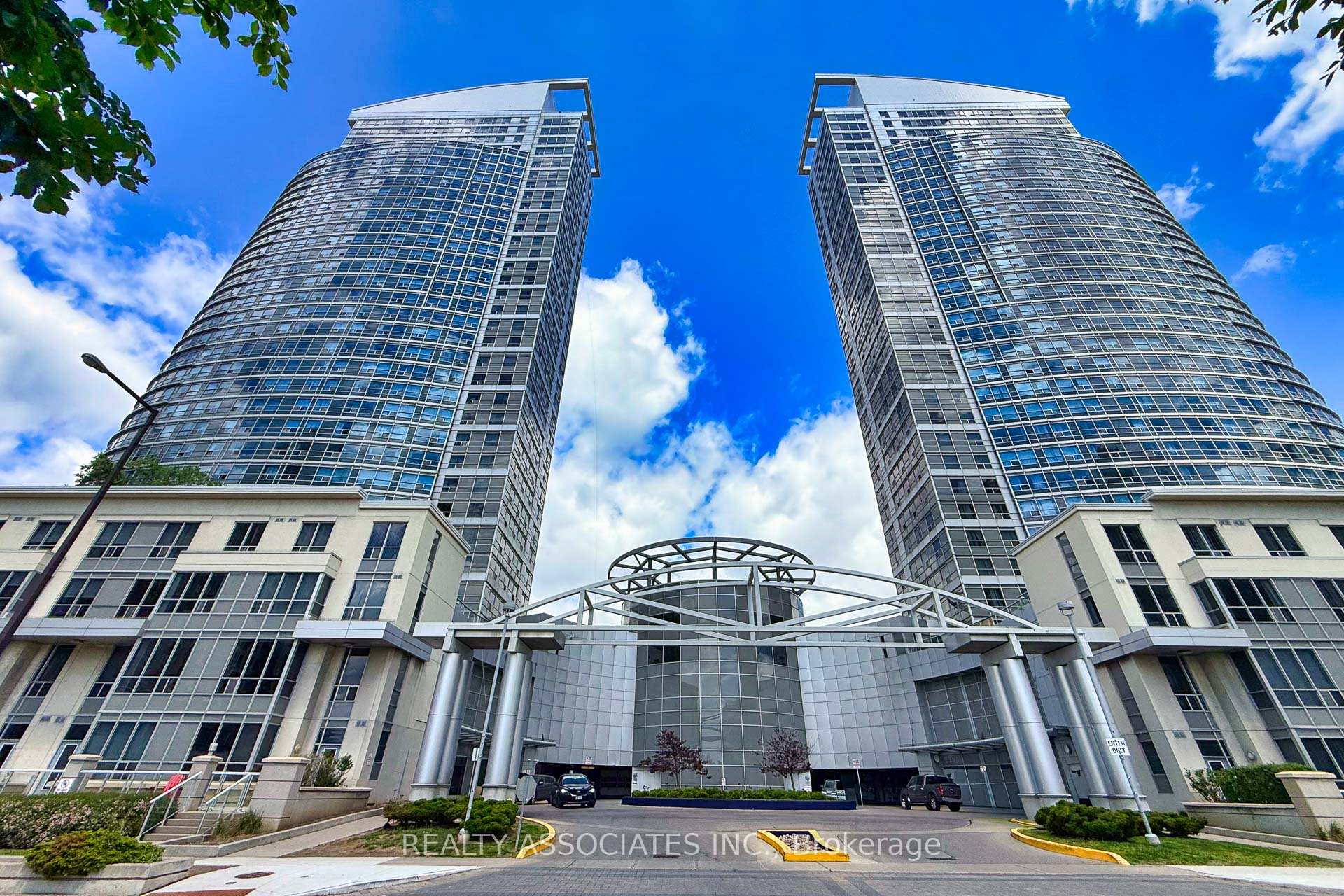 36 Lee Centre Drive 2501, Toronto E09, ON M1H 3K2 — Toronto E09, Ontario