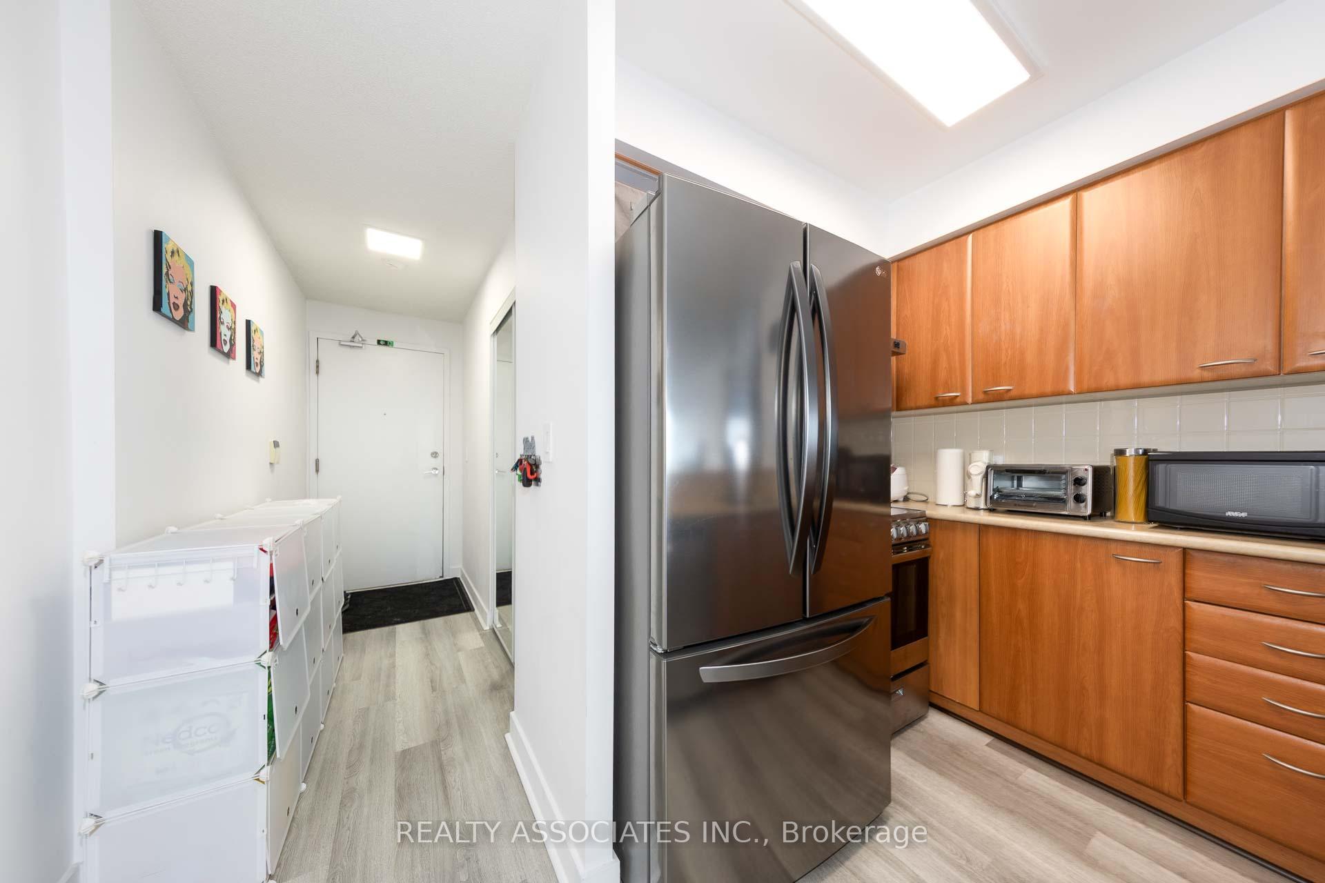 36 Lee Centre Drive 2501, Toronto E09 — photo 5 of 5
