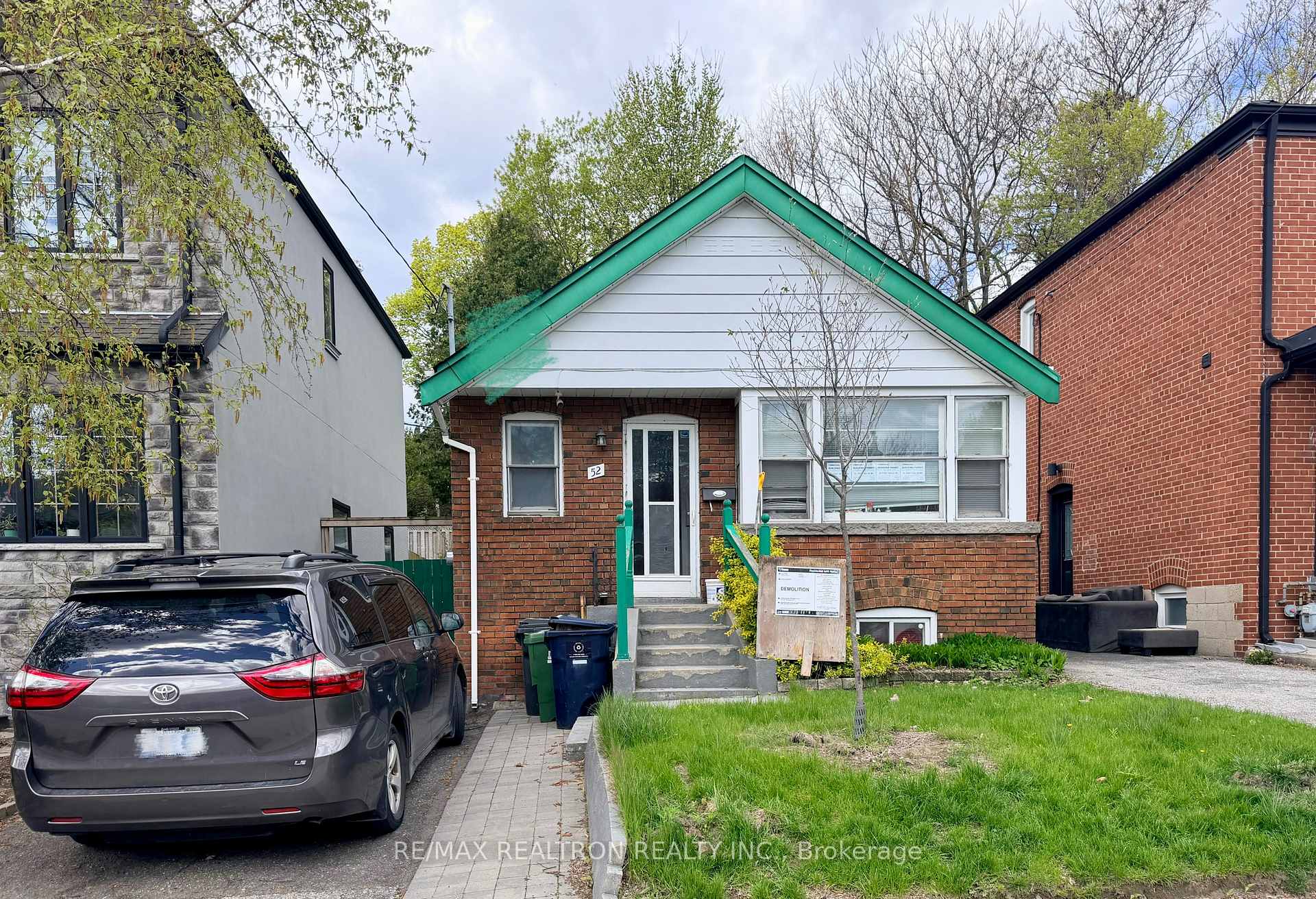 52 Glenside Avenue, Toronto E01, ON M4L 2T5 — Toronto E01, Ontario
