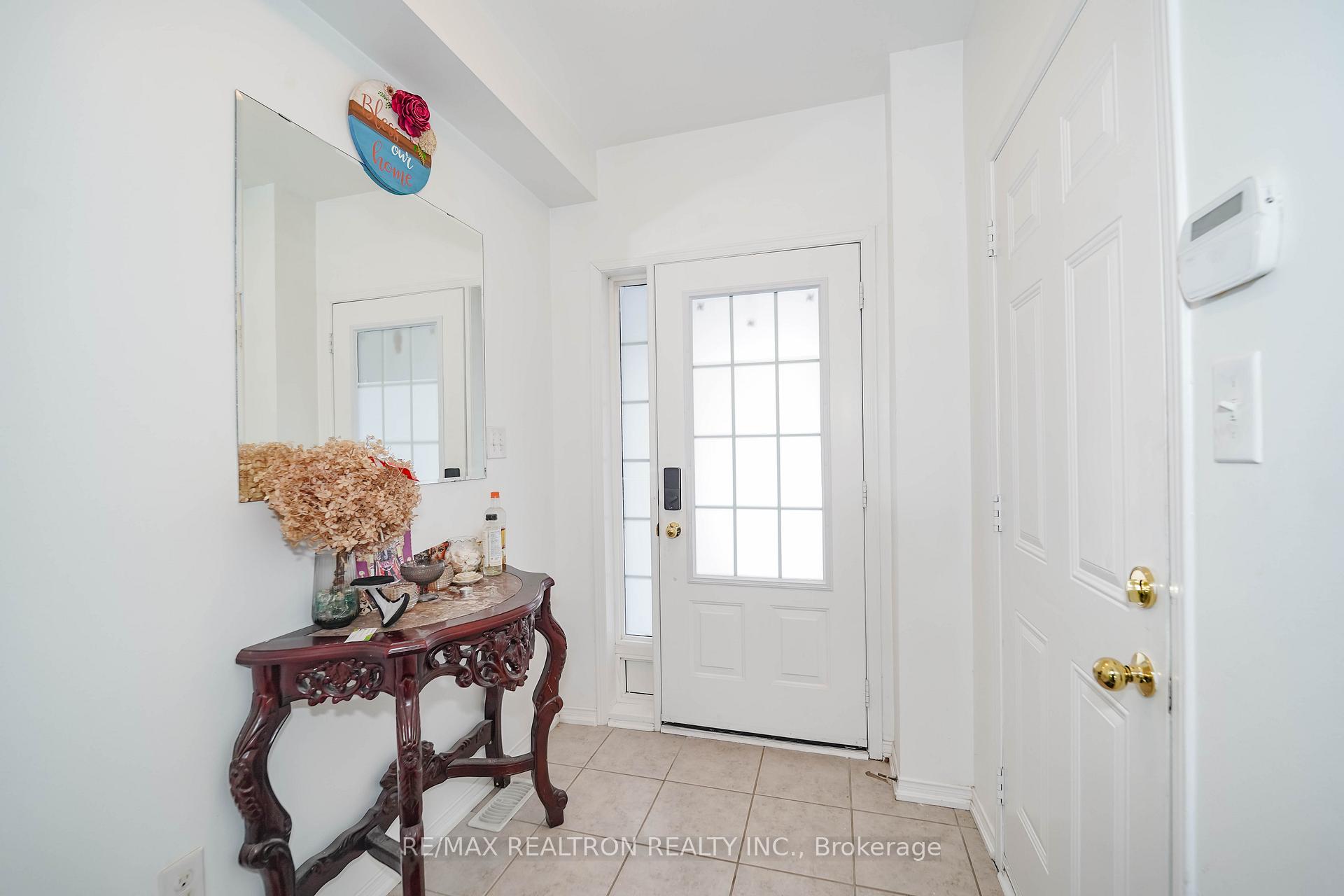 401 Rossland Road E, Ajax — photo 5 of 5