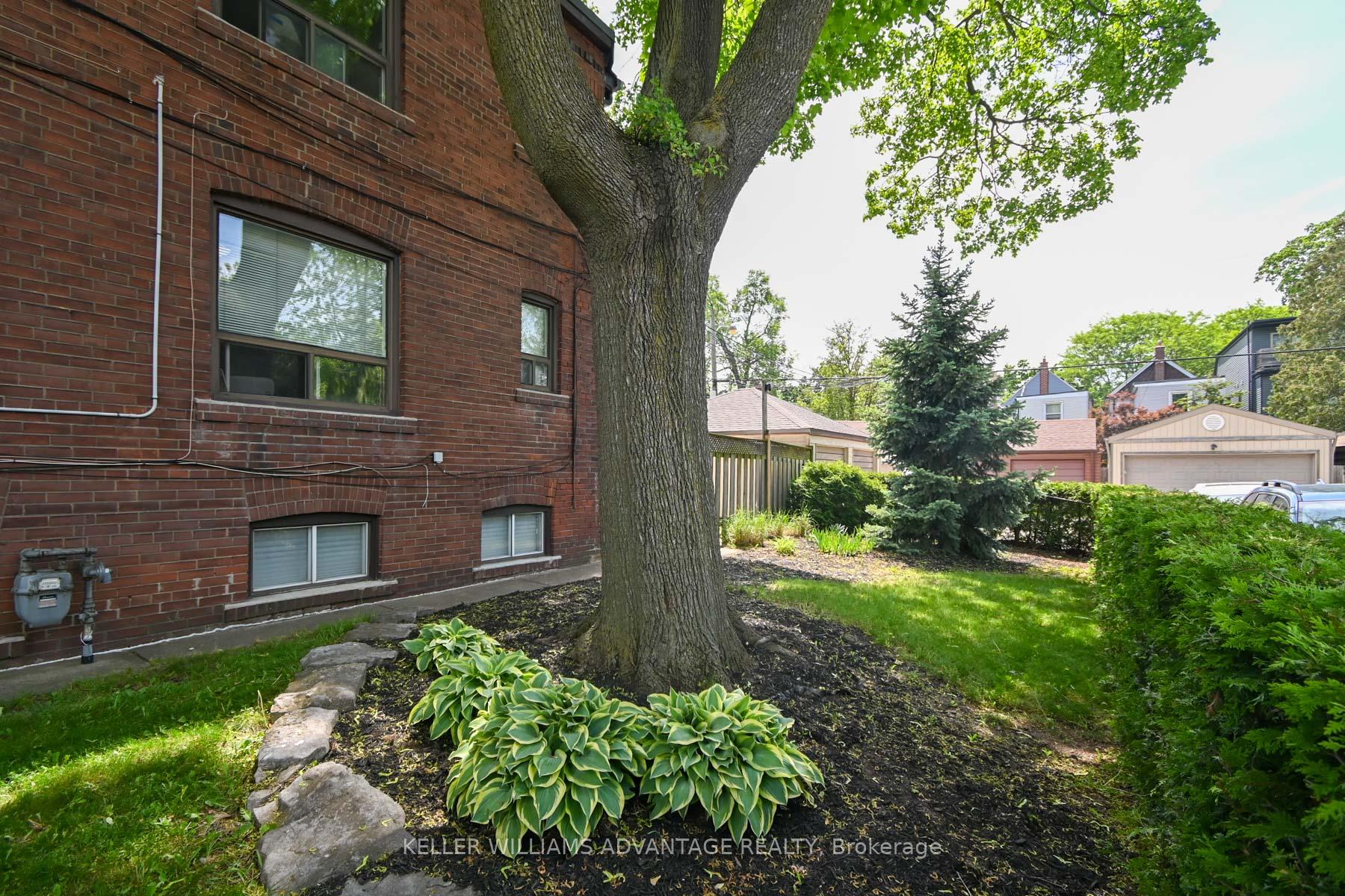110-112 Dewhurst Boulevard, Toronto E03 — photo 3 of 5