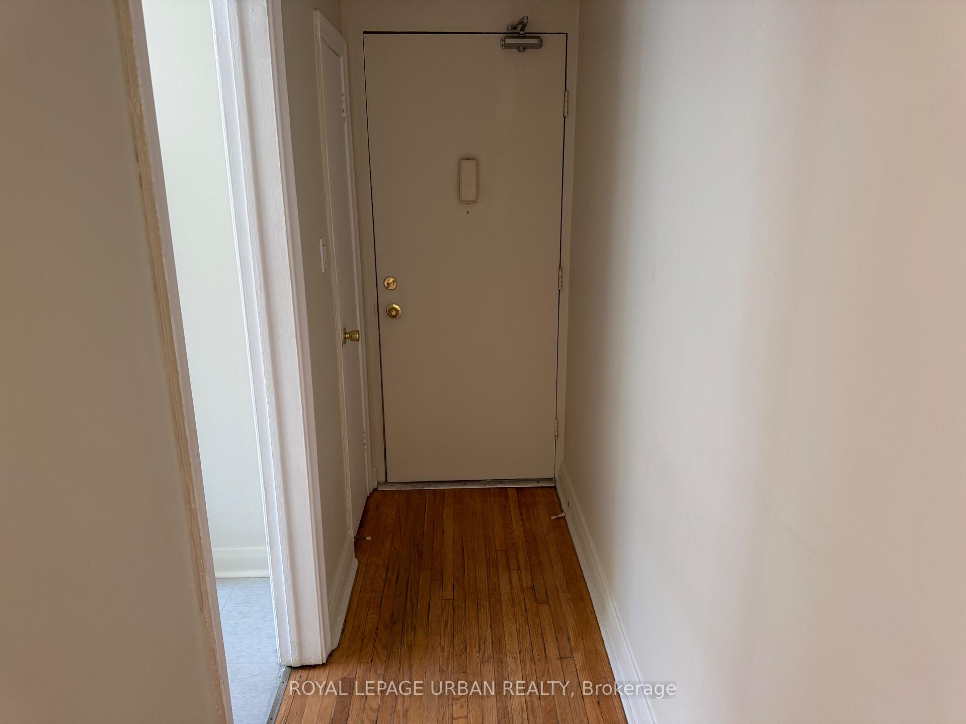 1024 O'connor Drive 304, Toronto E03 — photo 2 of 5