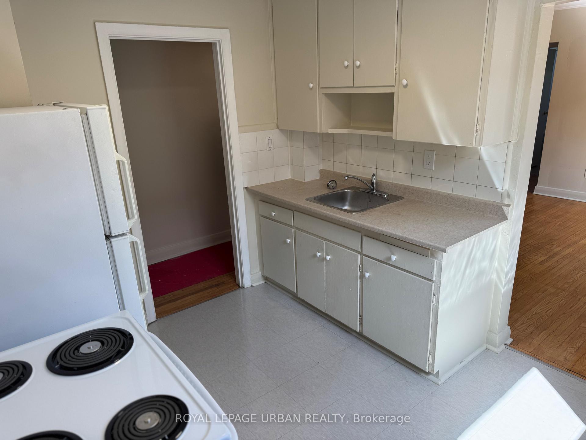 1024 O'connor Drive 304, Toronto E03 — photo 3 of 5