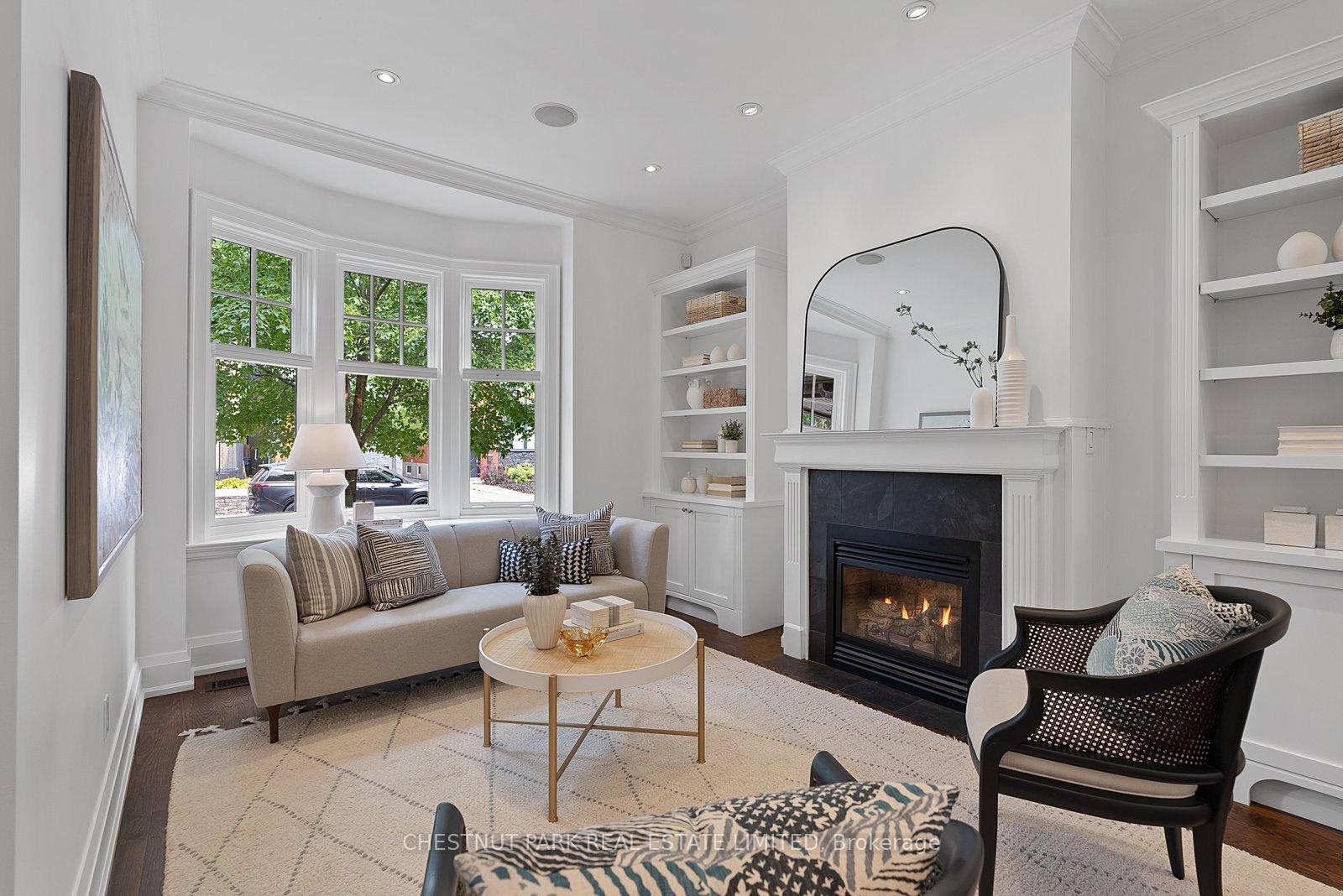 918 Carlaw Avenue, Toronto E03 — photo 4 of 5