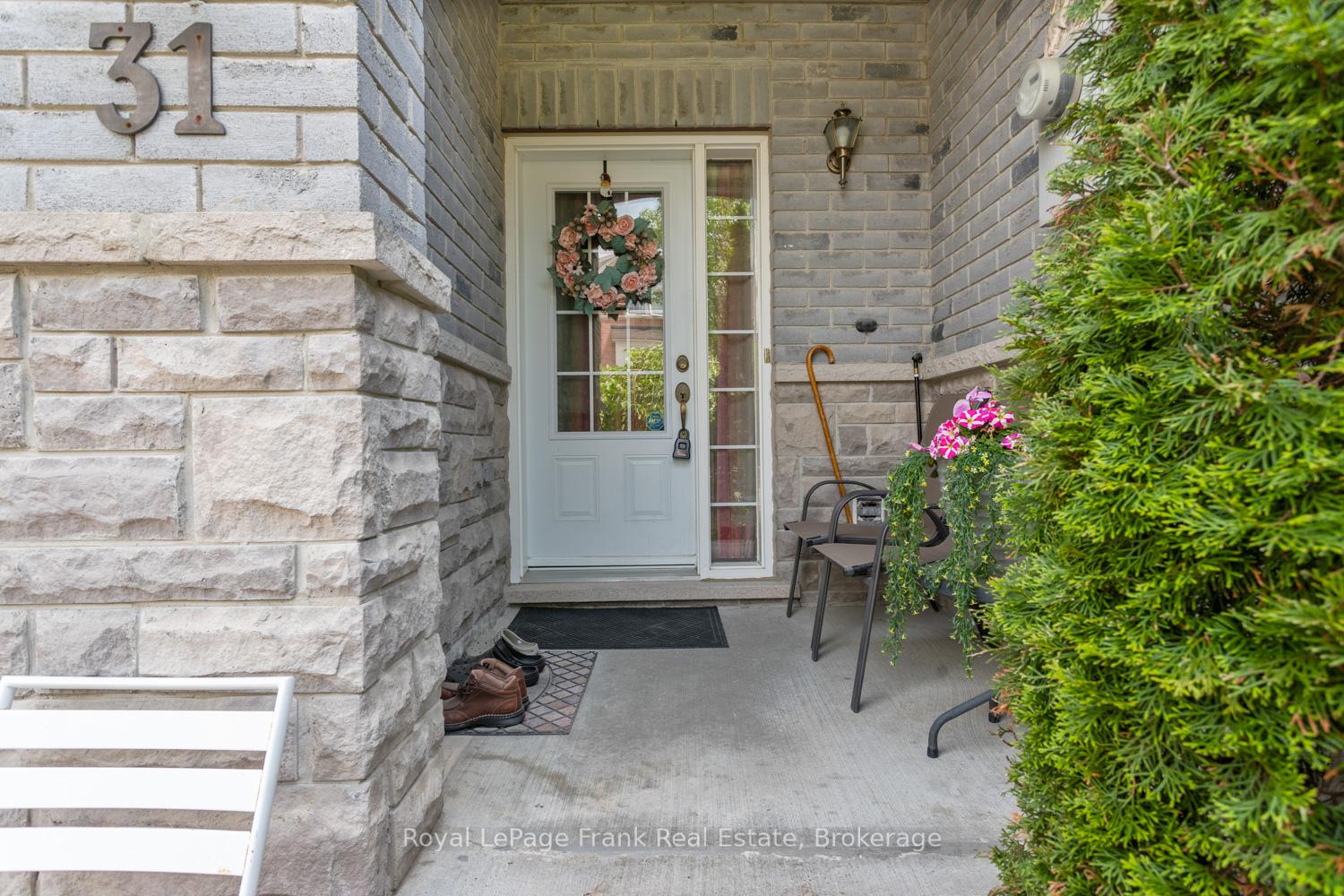 31 Linnell Street, Ajax — photo 2 of 5