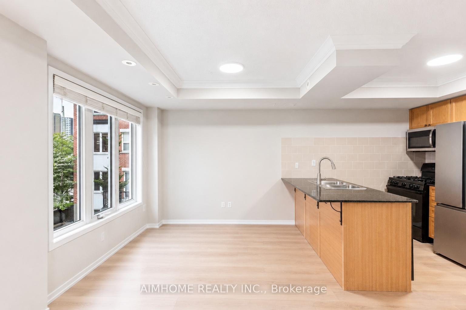 29 Frances Loring Lane 6, Toronto E01 — photo 2 of 5