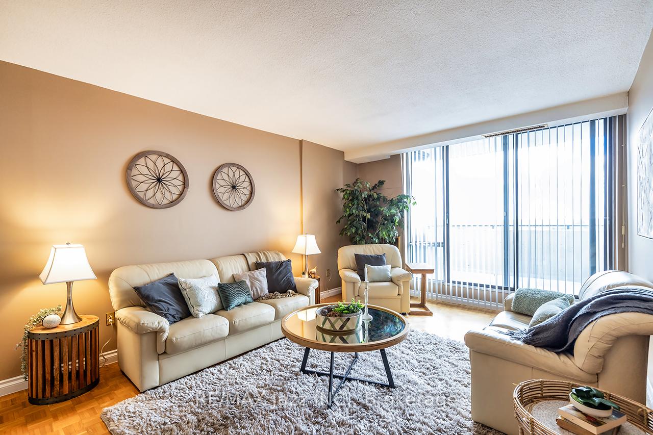 92 Church Street S PH 4, Ajax, ON L1S 6B4 — Ajax, Ontario