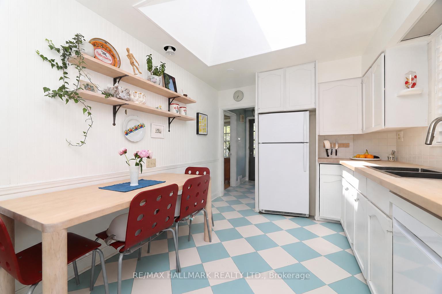 33 Stag Hill Drive, Toronto E03 — photo 4 of 5