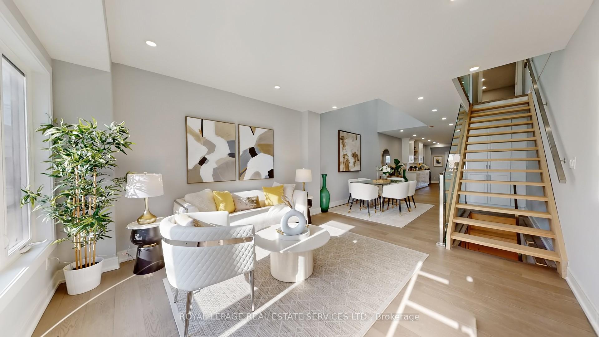 1073 Craven Road, Toronto E01 — photo 3 of 5