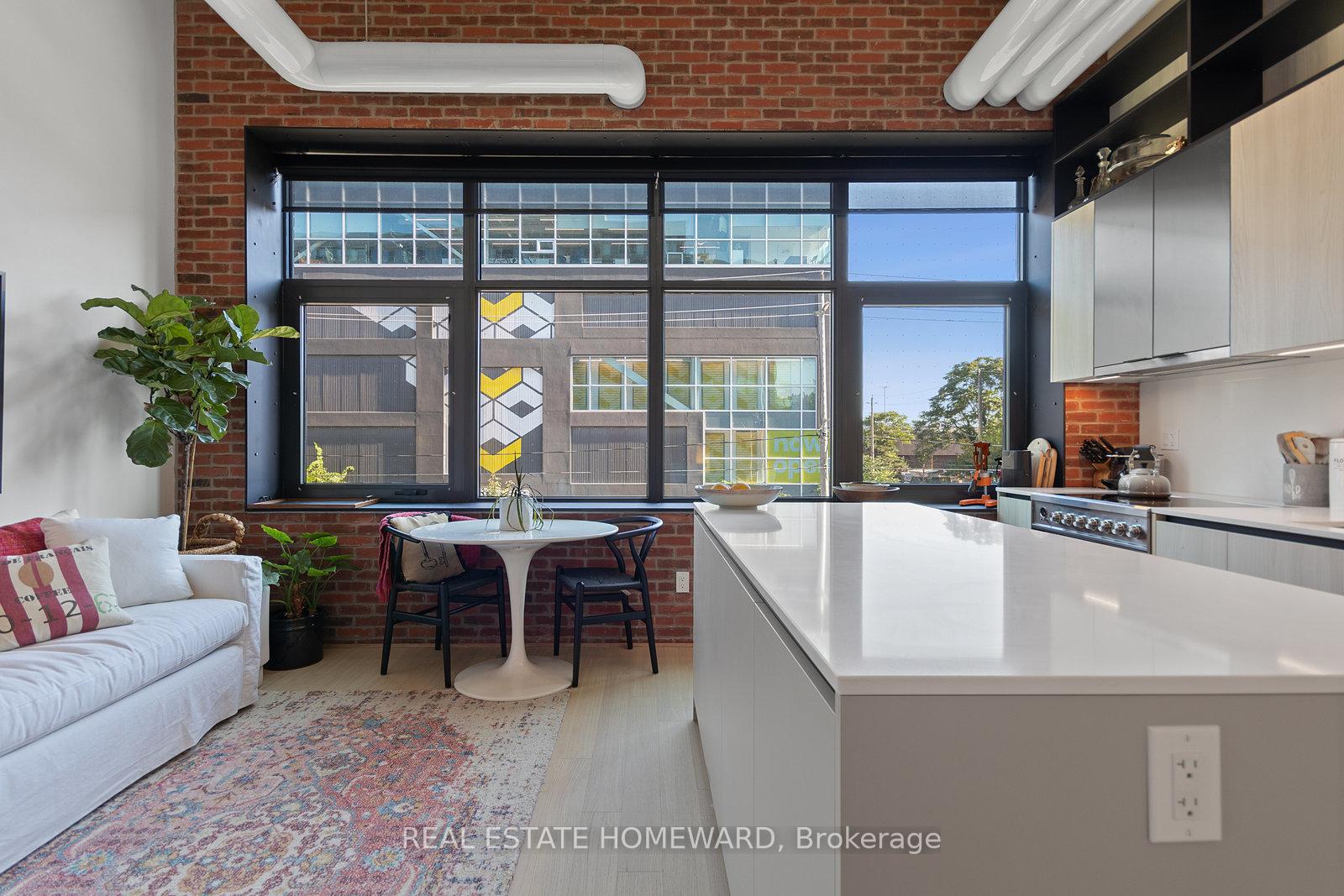 150 Logan Avenue 207, Toronto E01 — photo 2 of 5