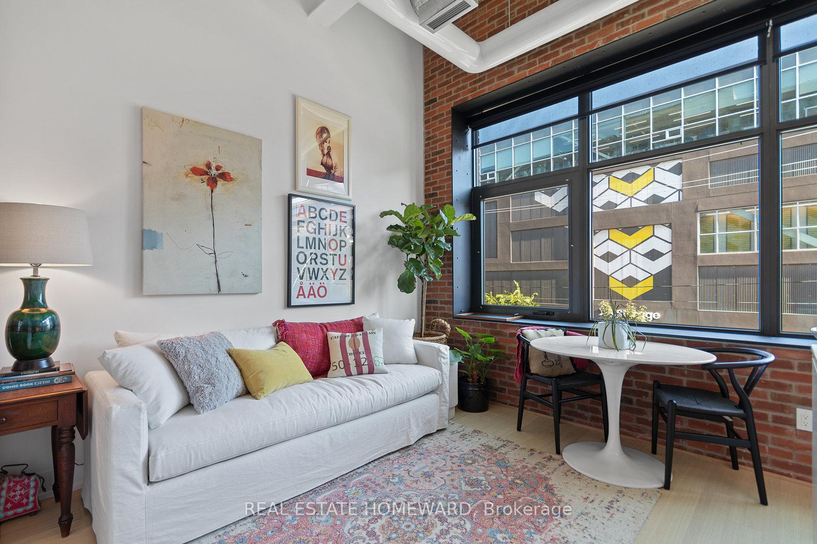 150 Logan Avenue 207, Toronto E01 — photo 3 of 5