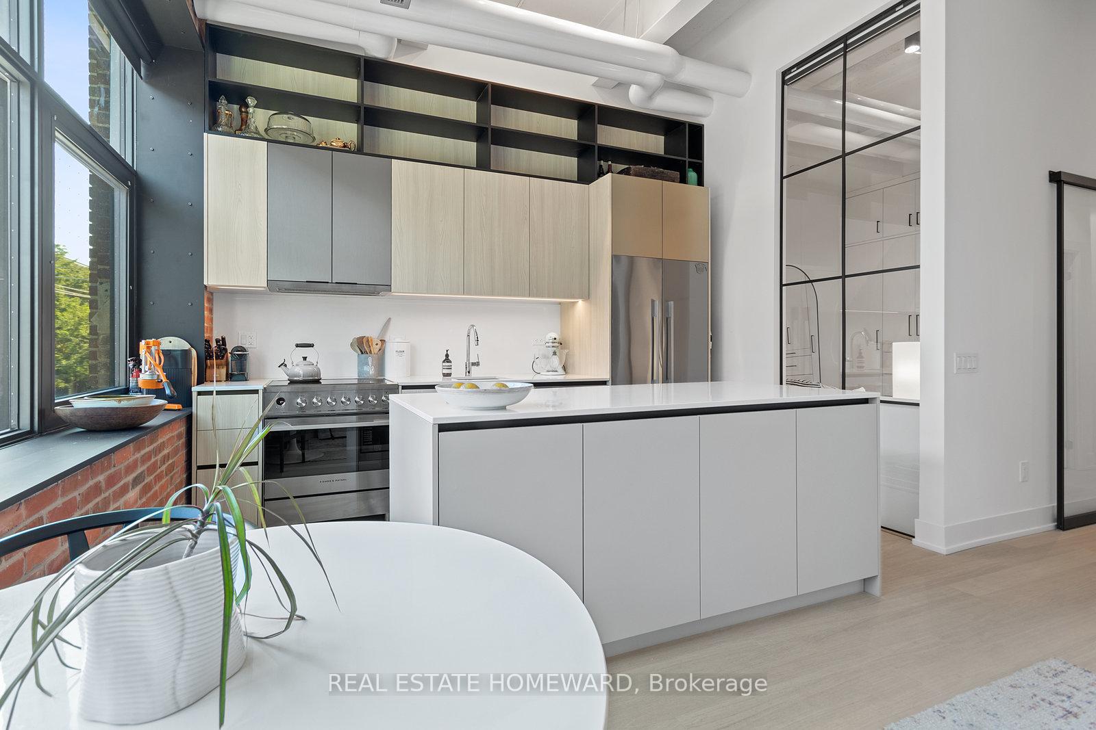 150 Logan Avenue 207, Toronto E01 — photo 4 of 5