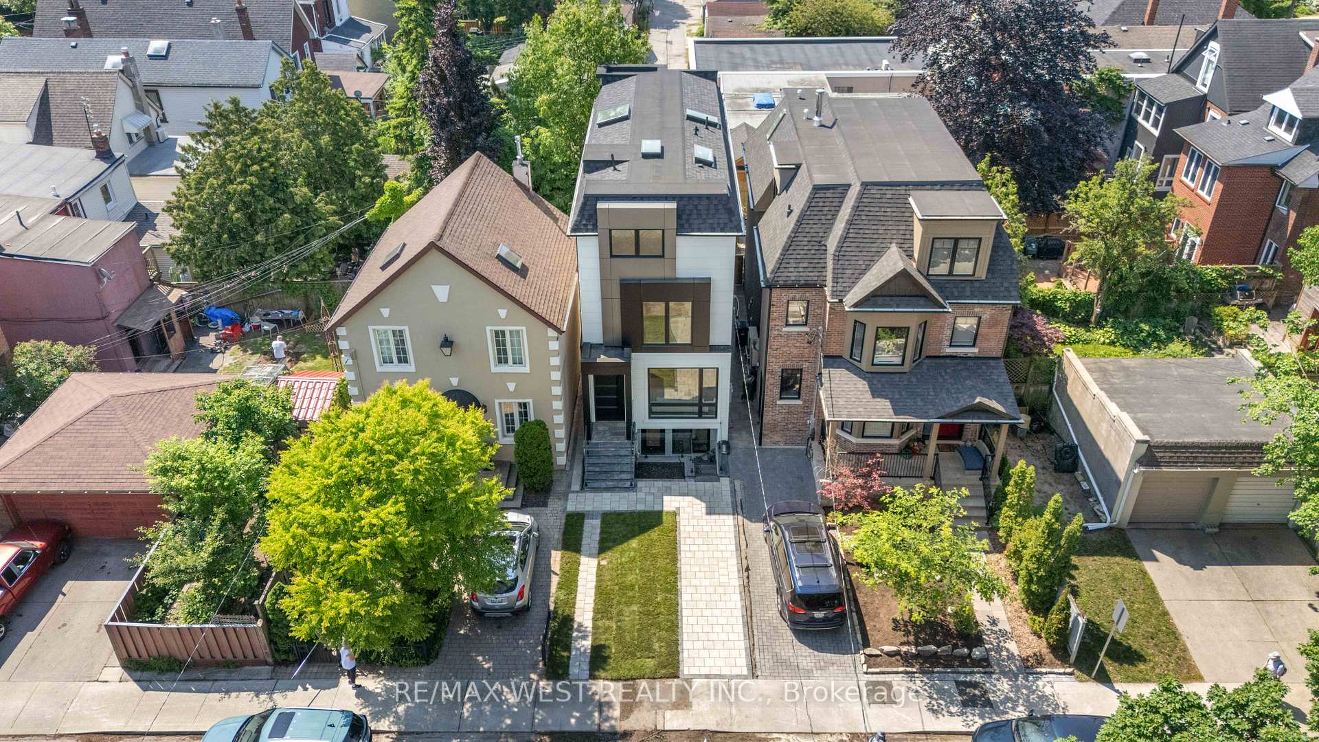 15 Cruikshank Avenue, Toronto E03 — photo 3 of 5