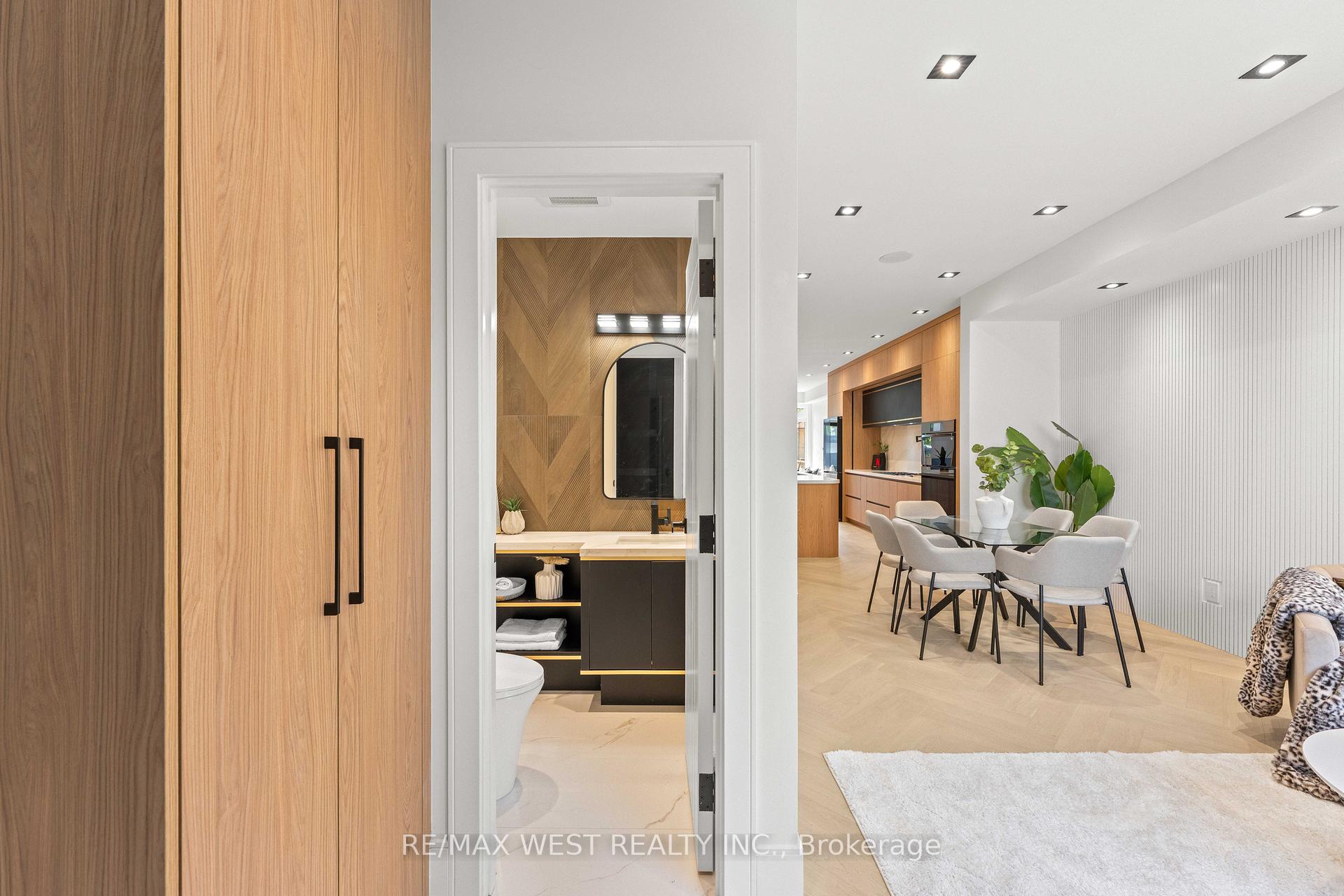 15 Cruikshank Avenue, Toronto E03 — photo 5 of 5