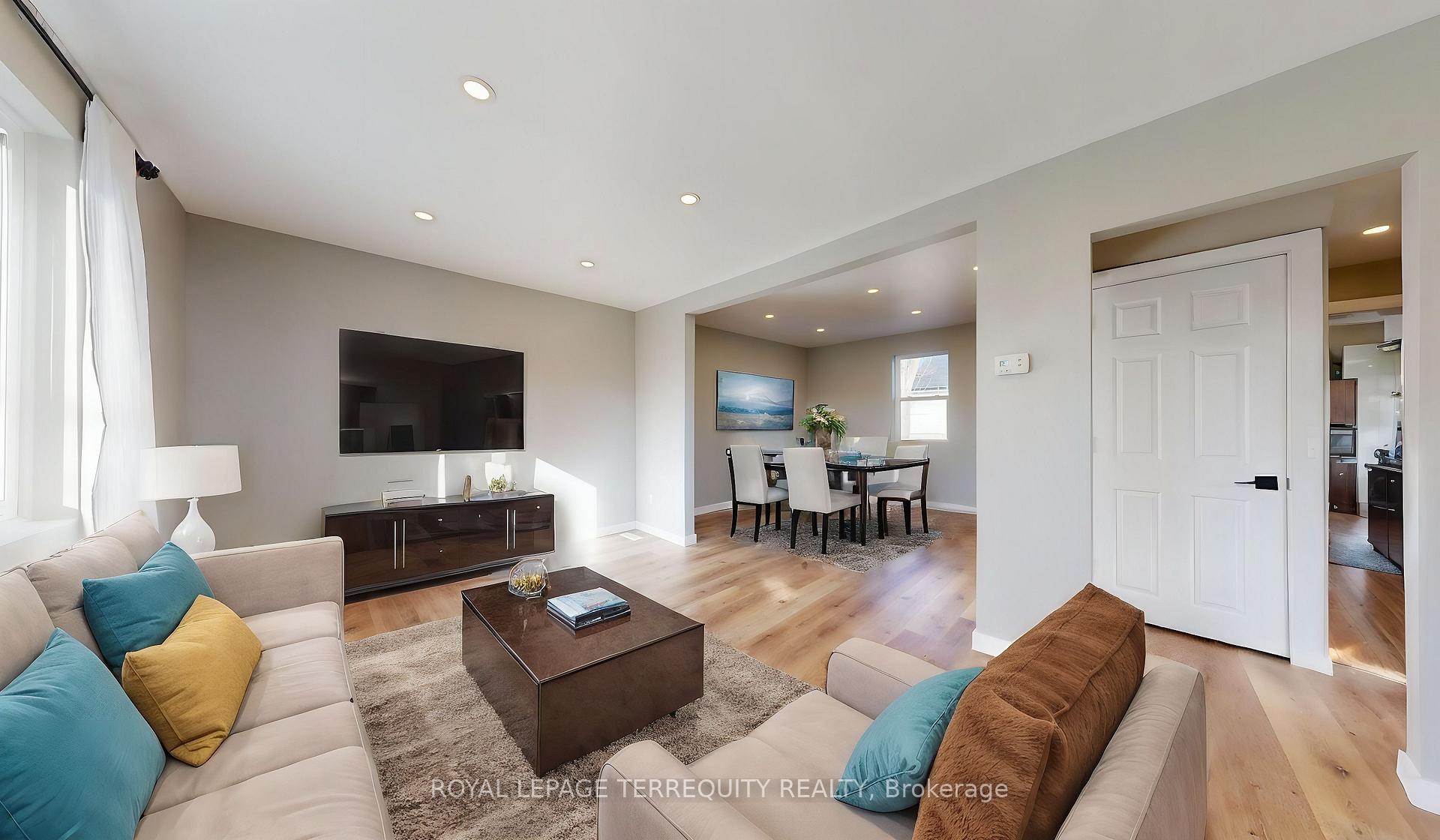 77 Glenburn Avenue, Toronto E03 — photo 2 of 5