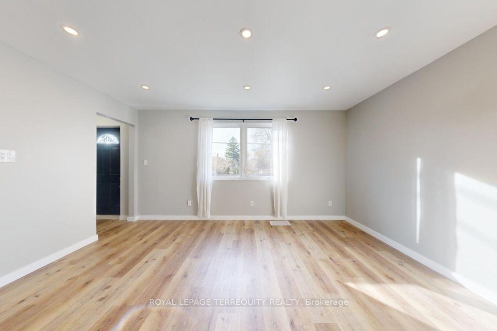 77 Glenburn Avenue, Toronto E03 — photo 5 of 5