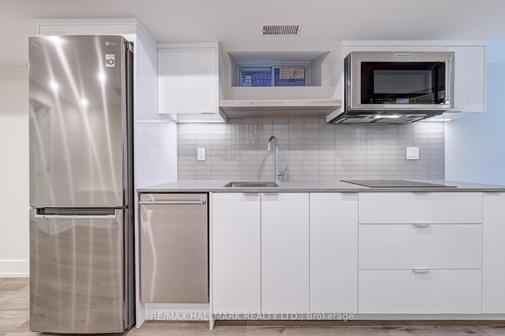 924 Broadview Avenue B, Toronto E03 — photo 5 of 5