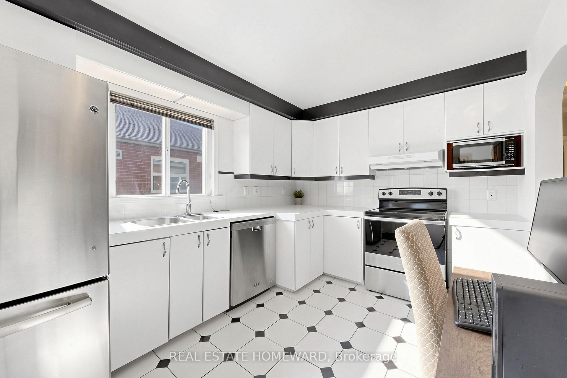 40 Donora Drive, Toronto E03 — photo 4 of 5