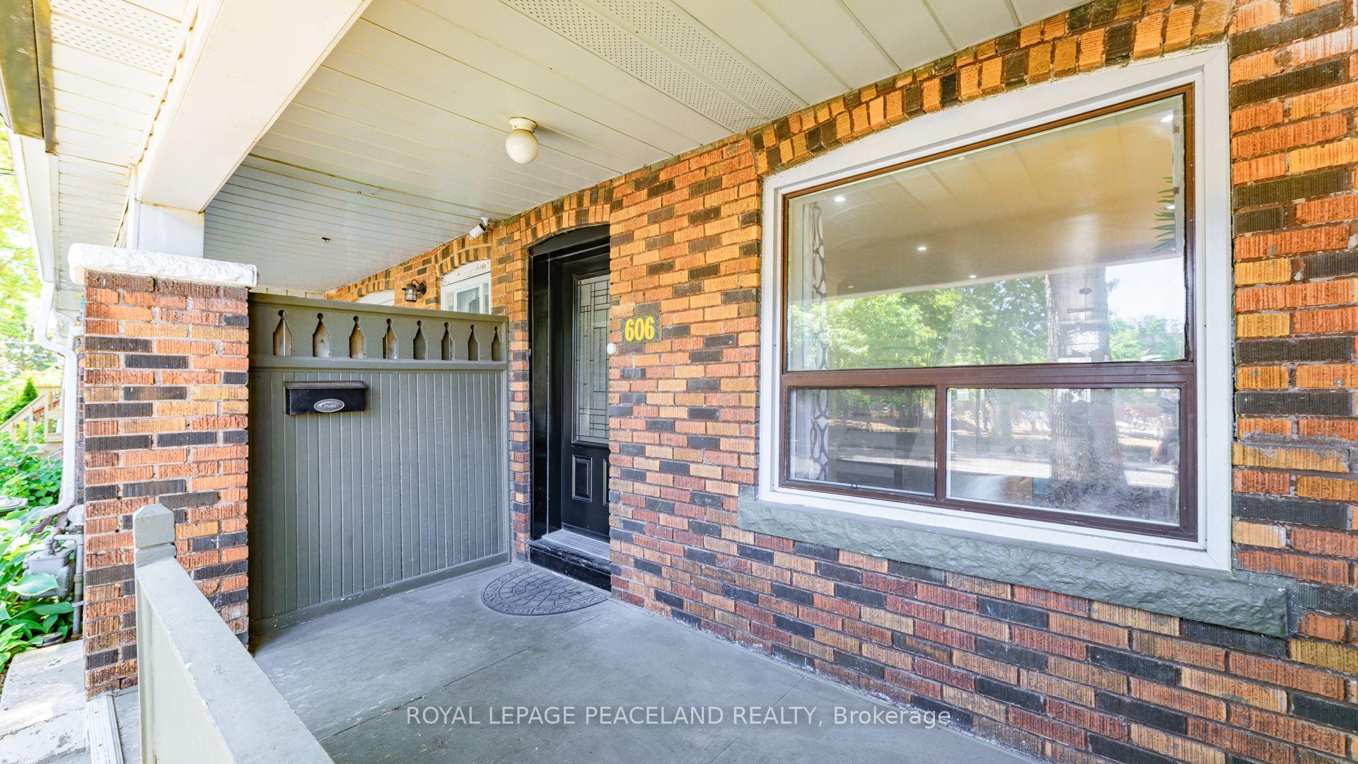 606 Coxwell Avenue, Toronto E01 — photo 3 of 5