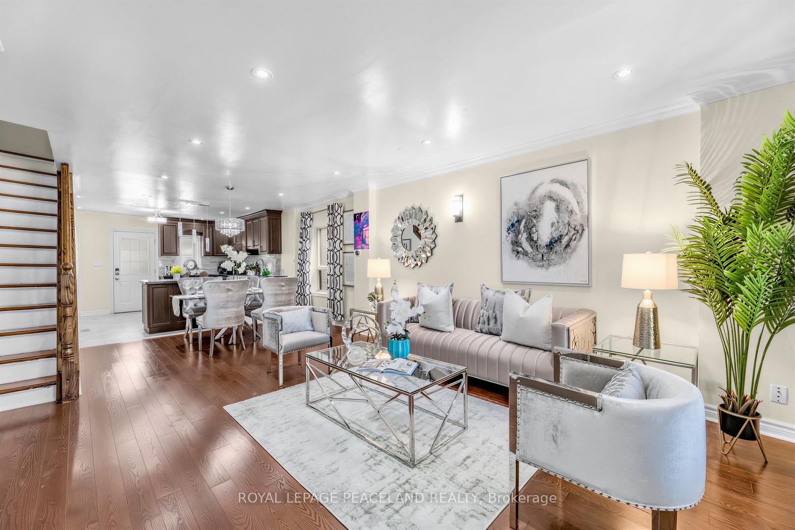 606 Coxwell Avenue, Toronto E01 — photo 4 of 5