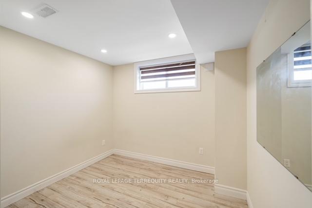 1 Devineridge Avenue, Ajax — photo 2 of 5
