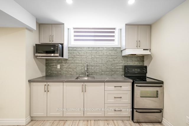 1 Devineridge Avenue, Ajax — photo 5 of 5