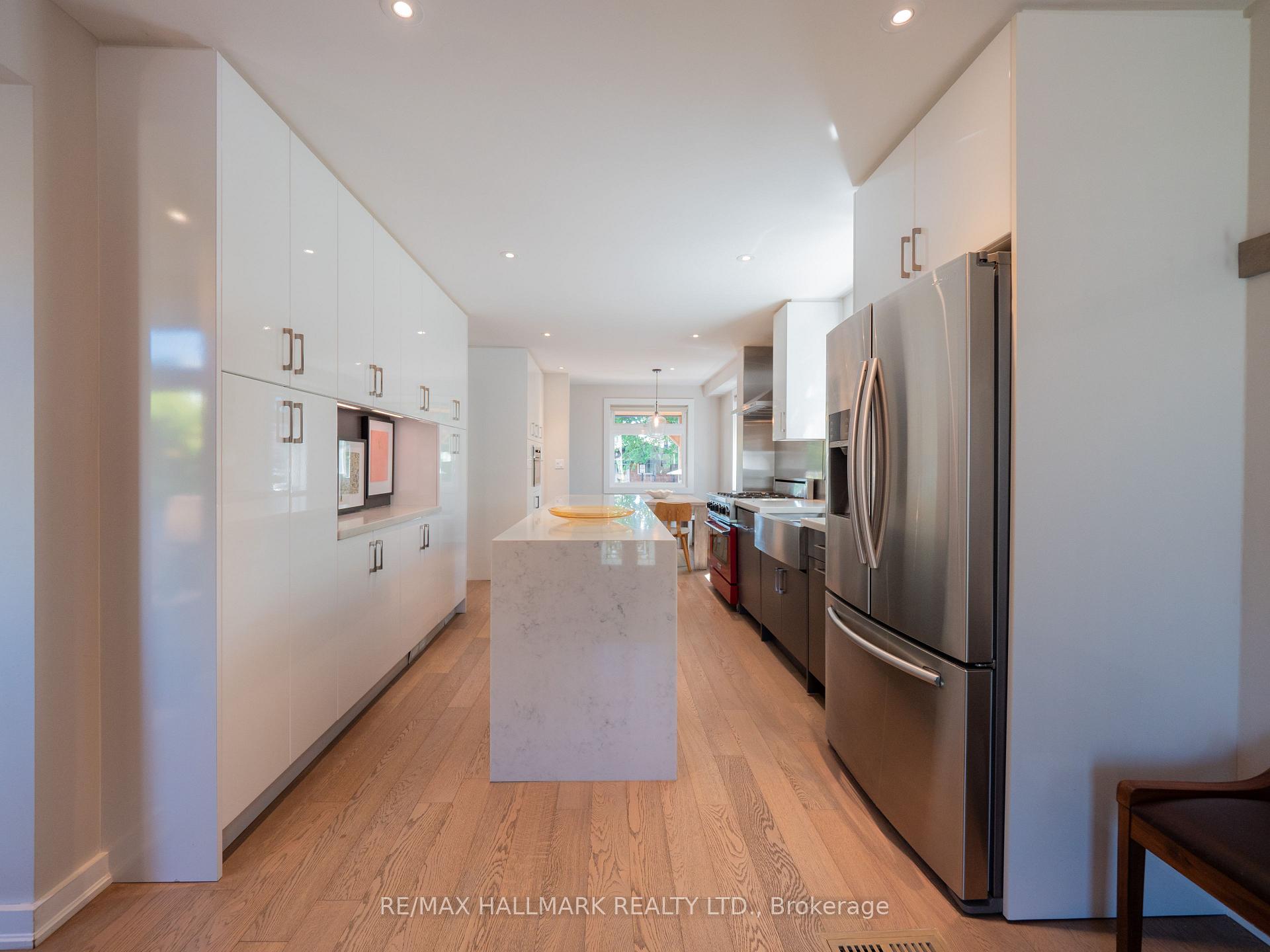333 Monarch Park Avenue, Toronto E03 — photo 4 of 5