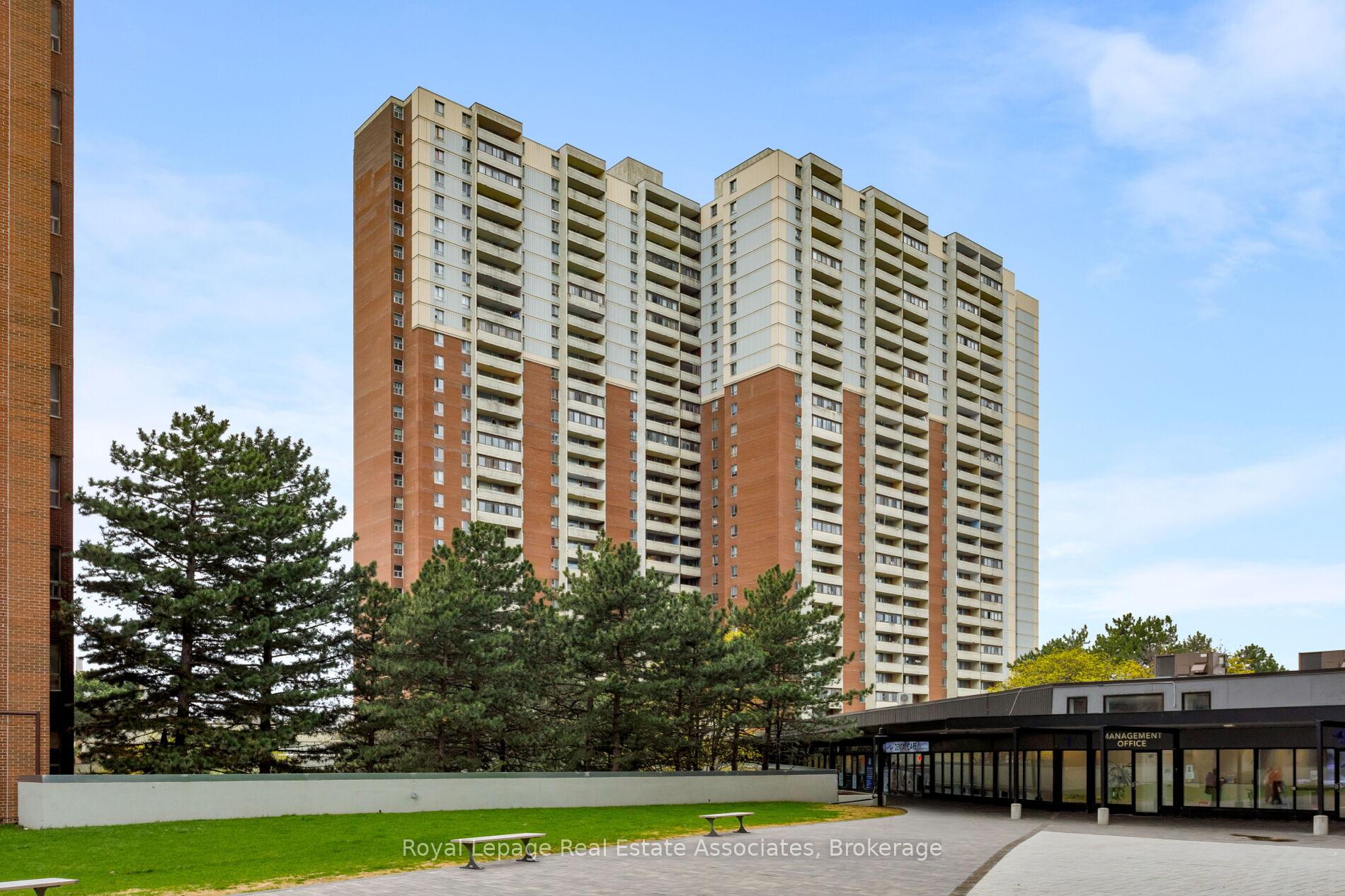 5 Massey Square 1710, Toronto E03, ON M4C 5L6 — Toronto E03, Ontario