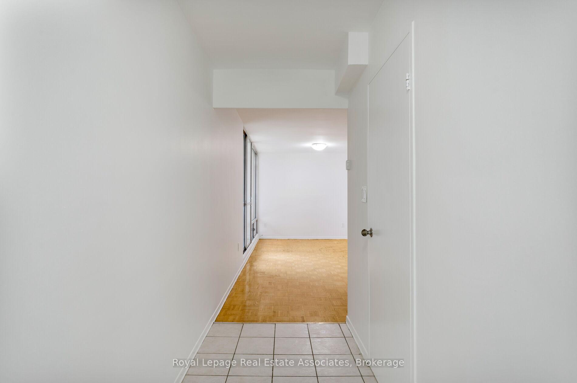 5 Massey Square 1710, Toronto E03 — photo 4 of 5
